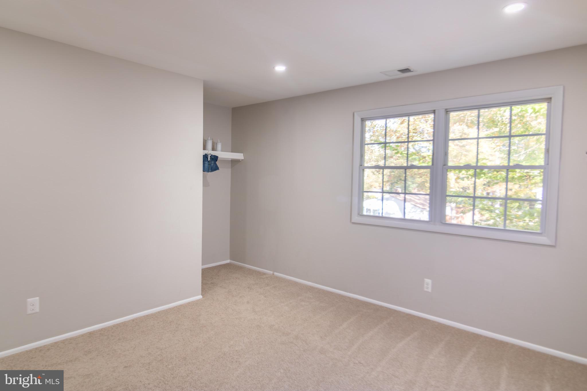 STONEYBROOKE - Residential