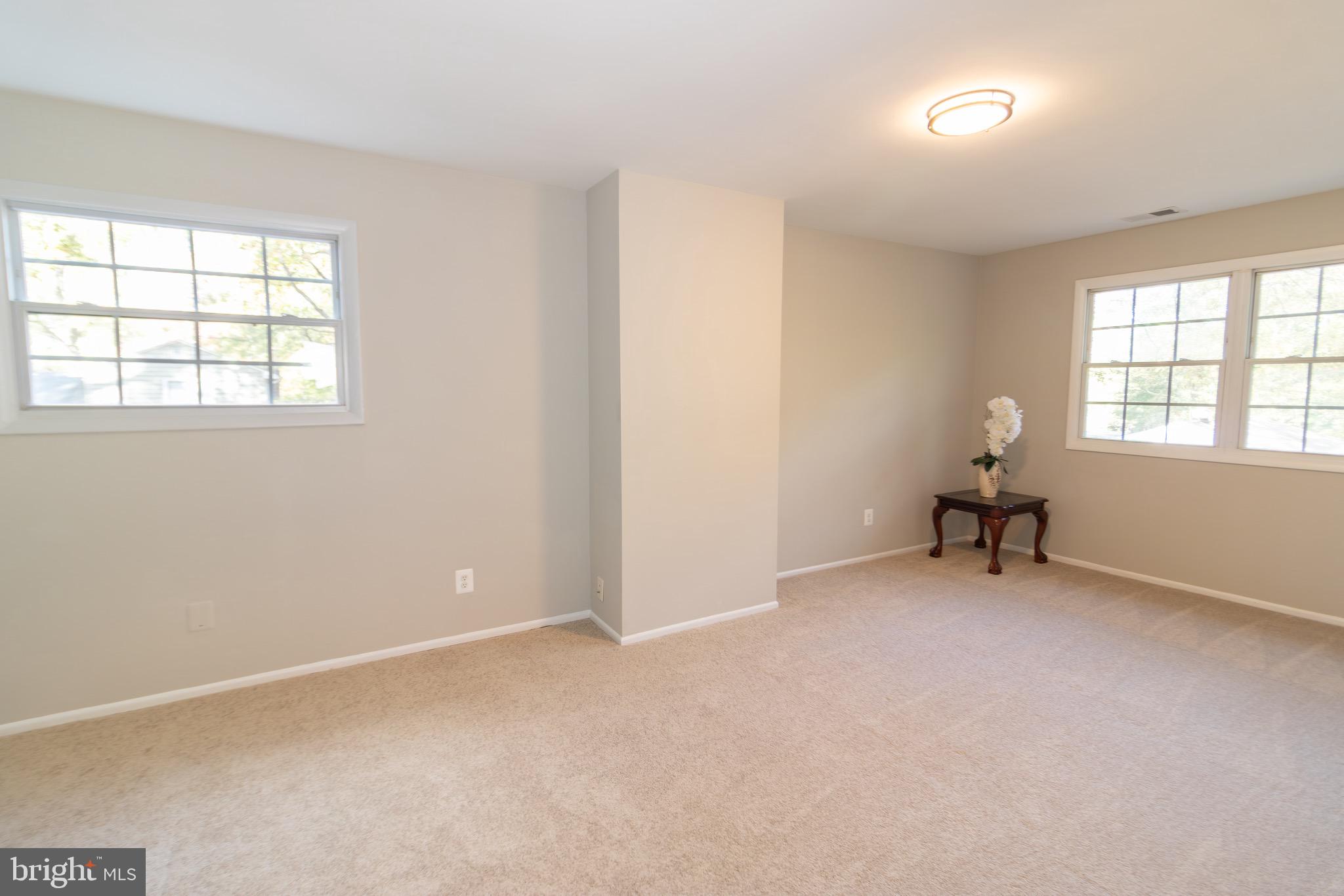 STONEYBROOKE - Residential