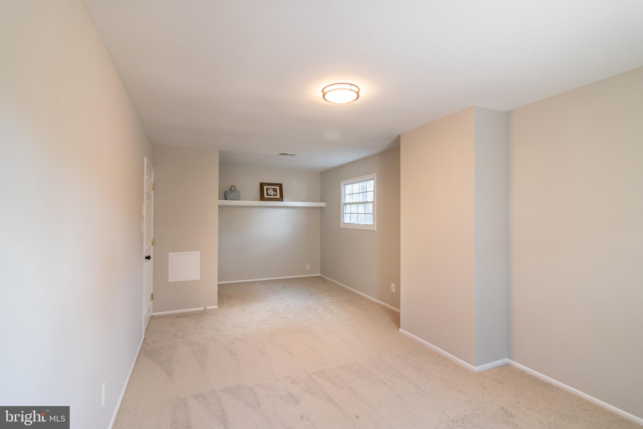 STONEYBROOKE - Residential