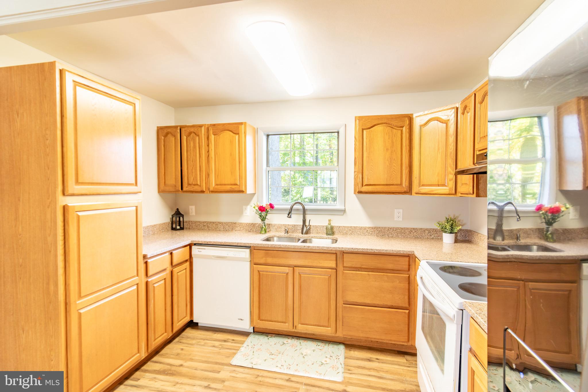 STONEYBROOKE - Residential