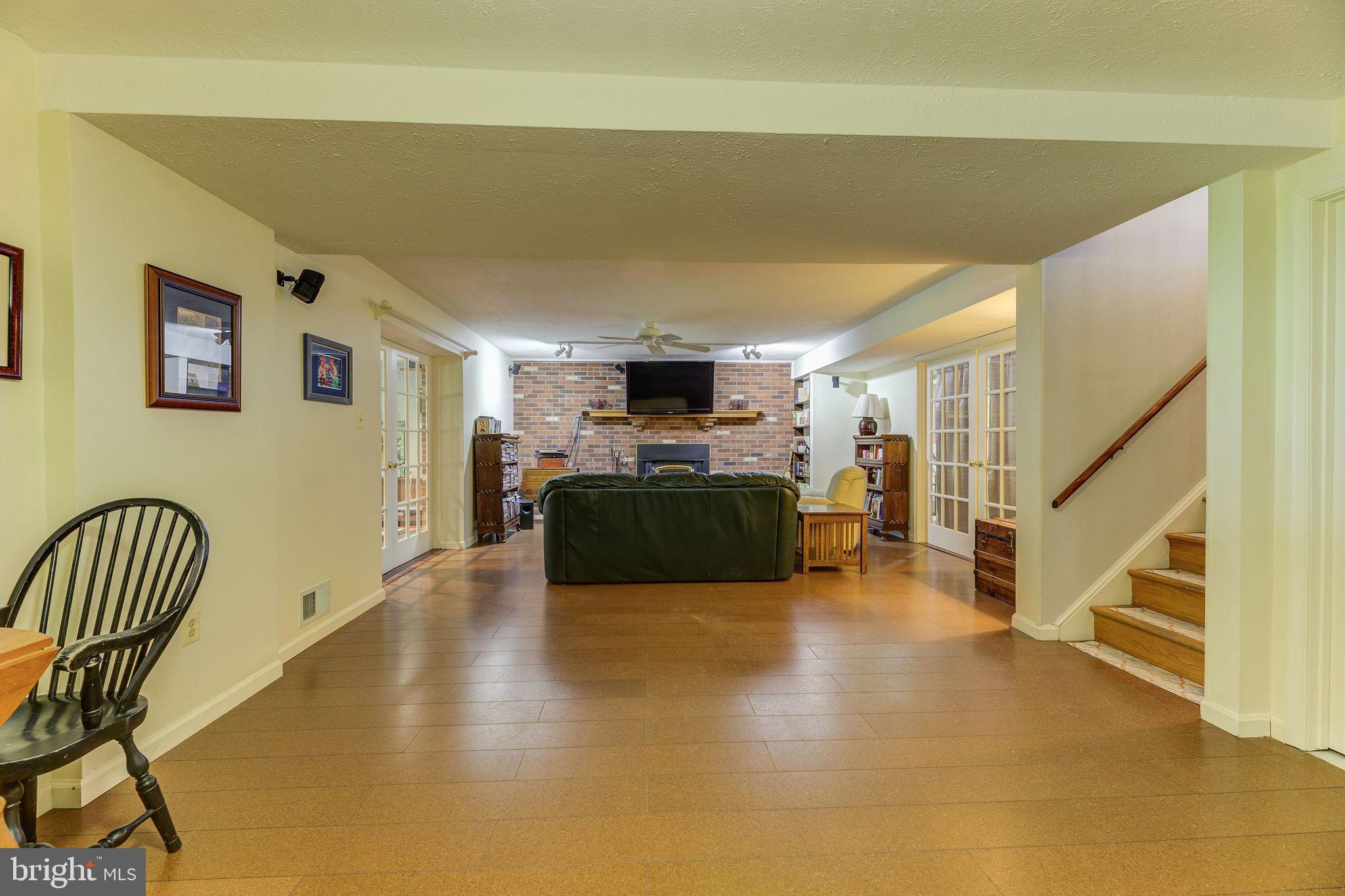 ASHWOOD MANOR - Residential