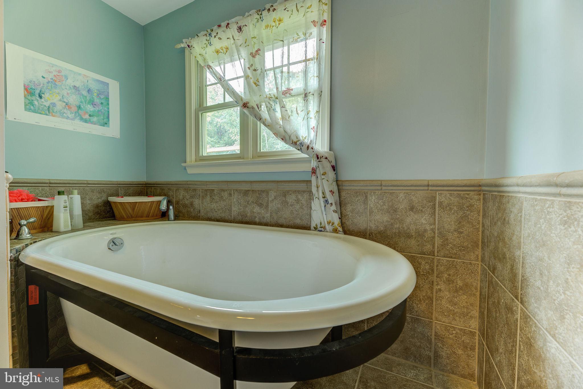 ASHWOOD MANOR - Residential