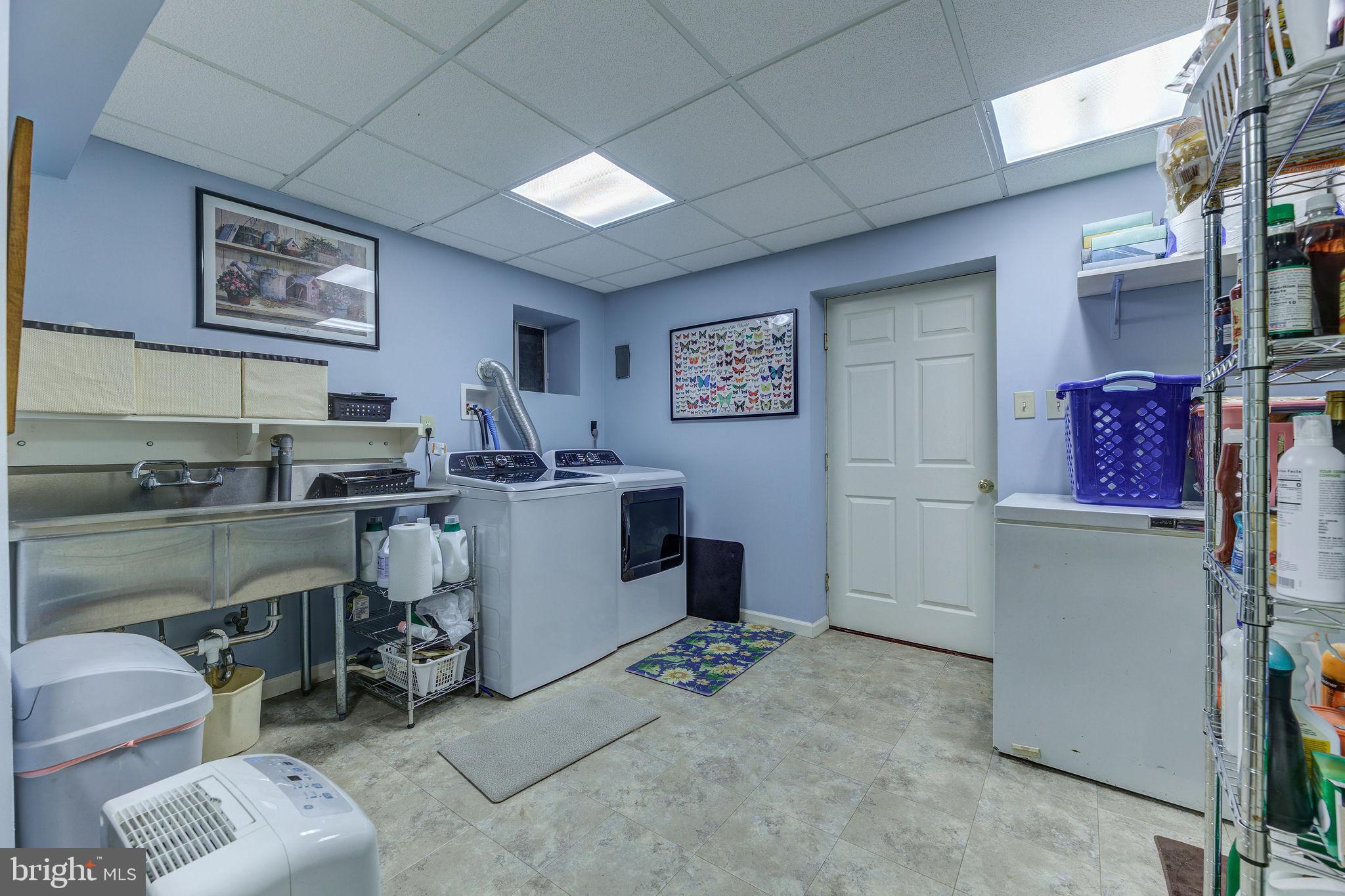 ASHWOOD MANOR - Residential