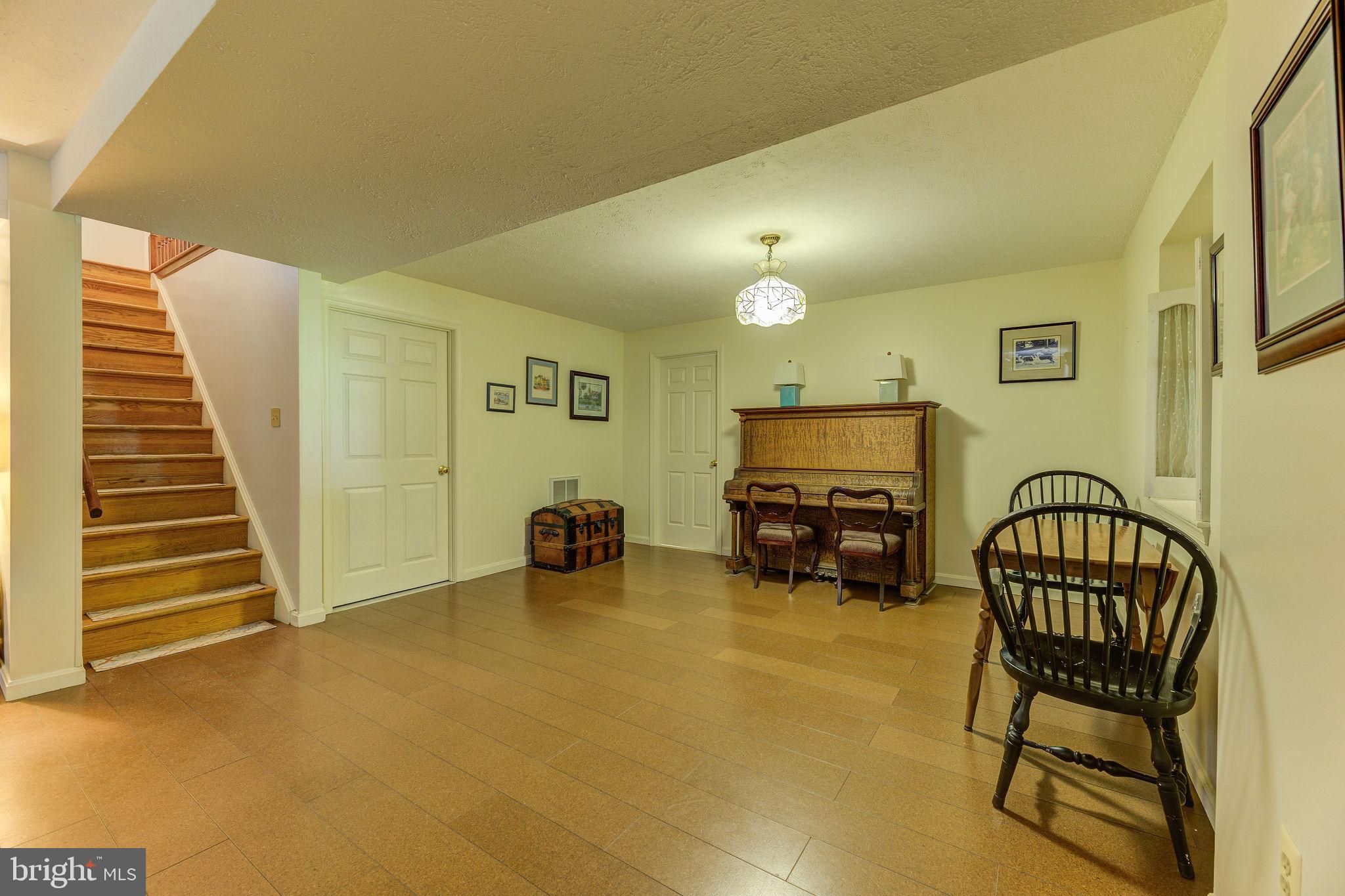 ASHWOOD MANOR - Residential