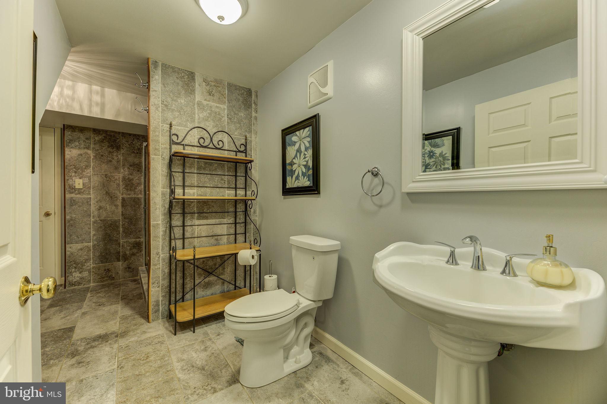 ASHWOOD MANOR - Residential