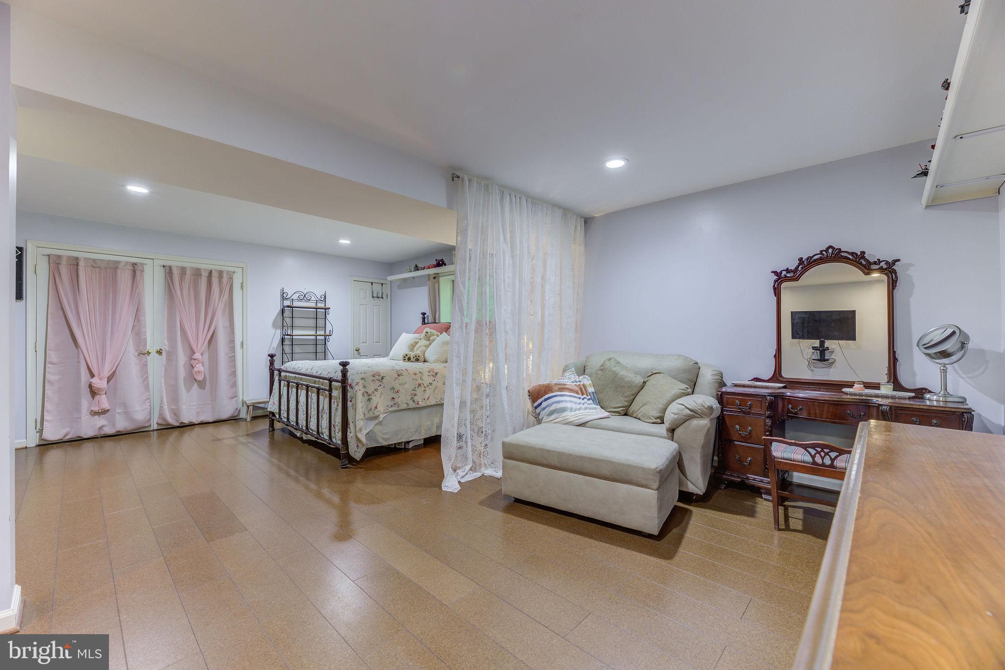 ASHWOOD MANOR - Residential