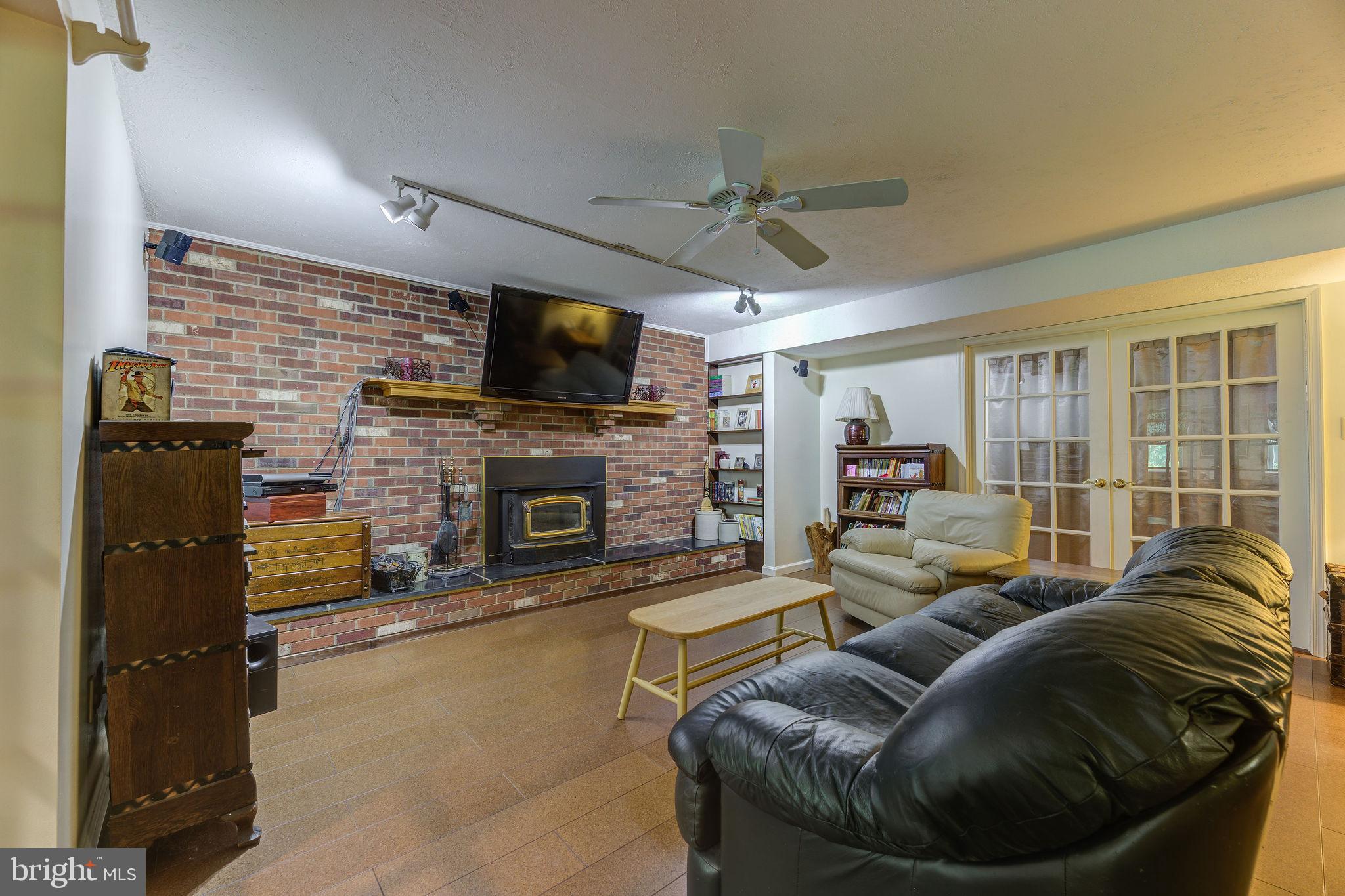 ASHWOOD MANOR - Residential