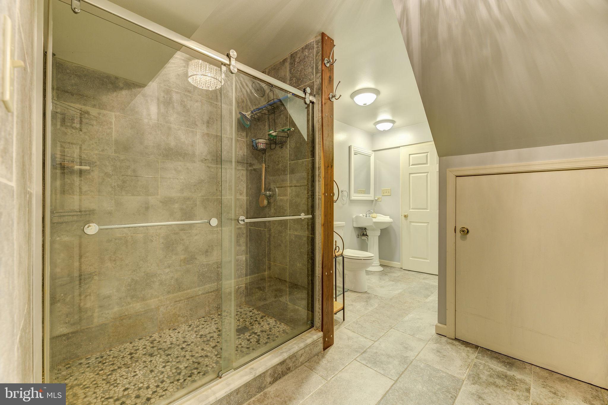 ASHWOOD MANOR - Residential