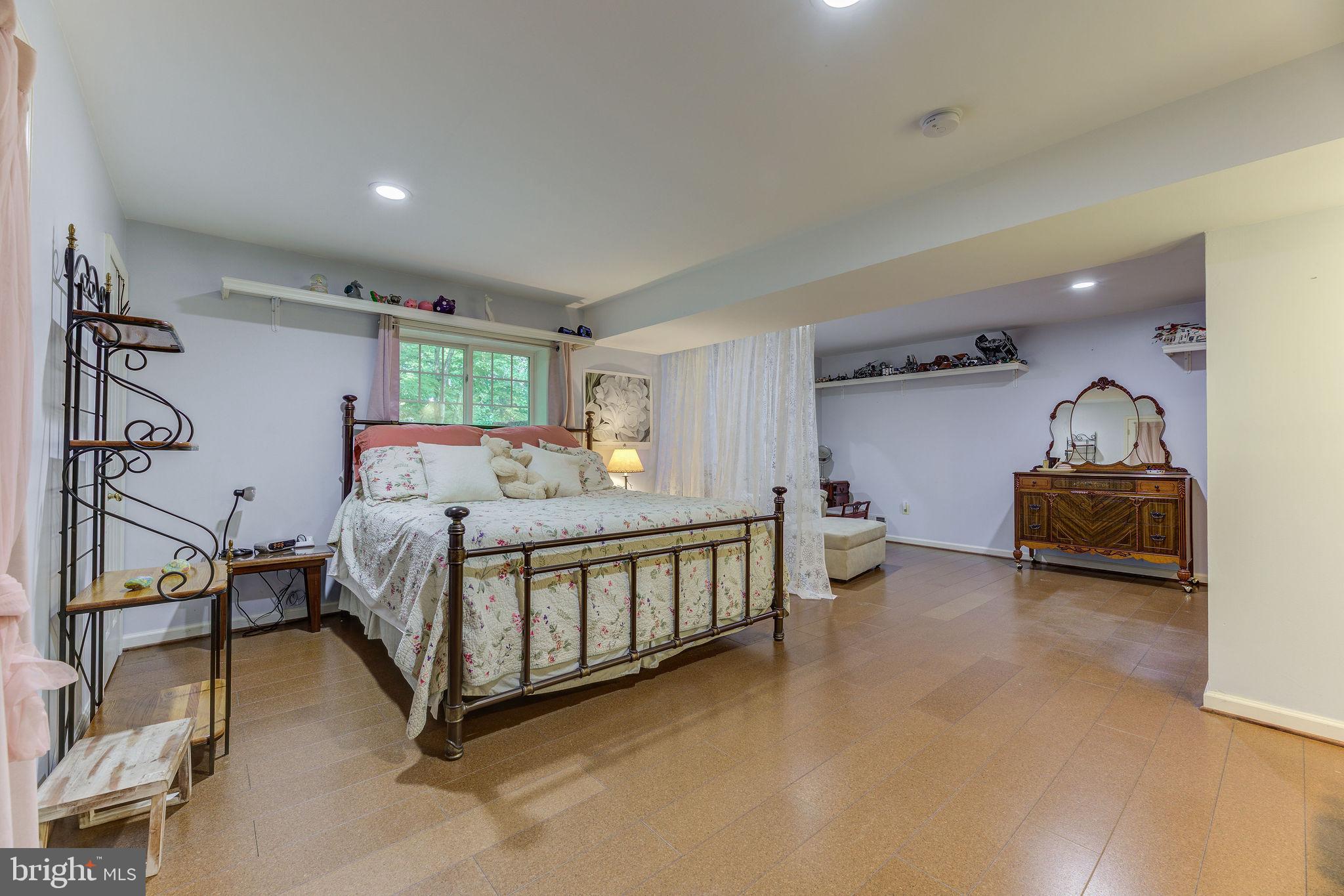 ASHWOOD MANOR - Residential