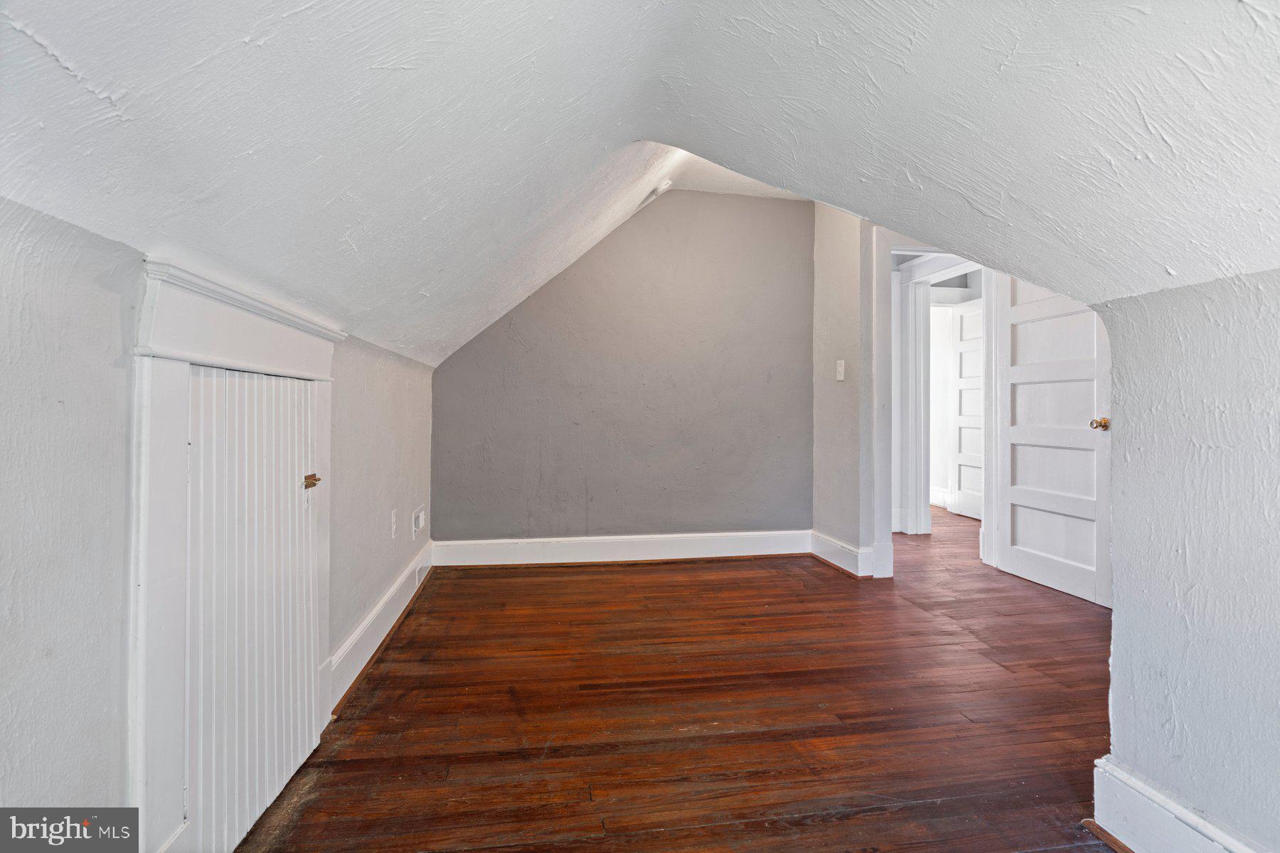 GARWYN OAKS - Residential Income