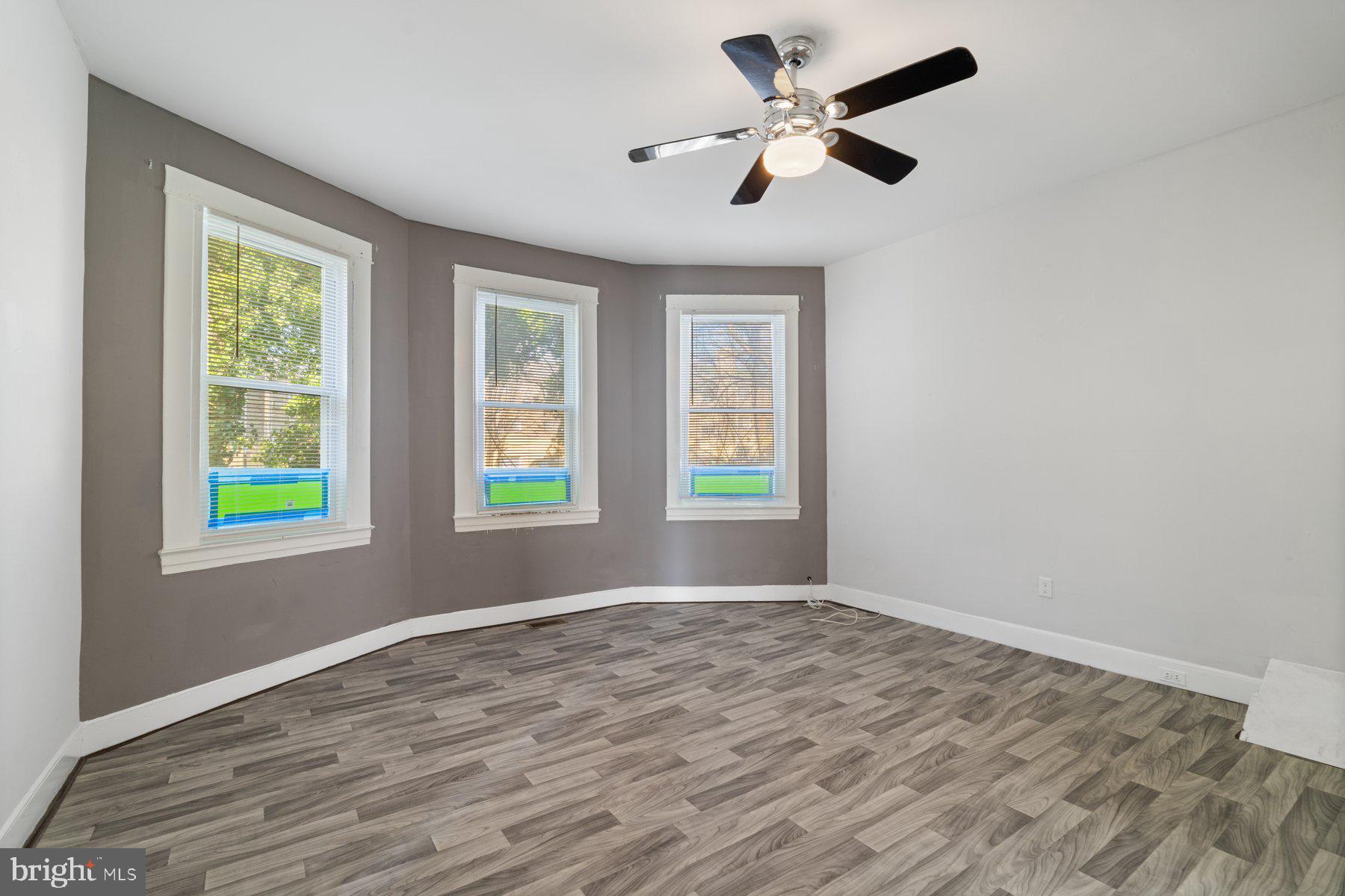 GARWYN OAKS - Residential Income