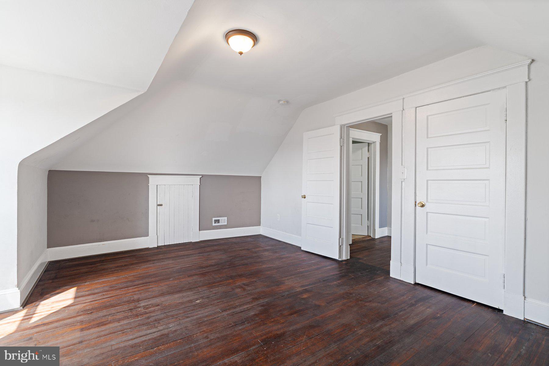 GARWYN OAKS - Residential Income