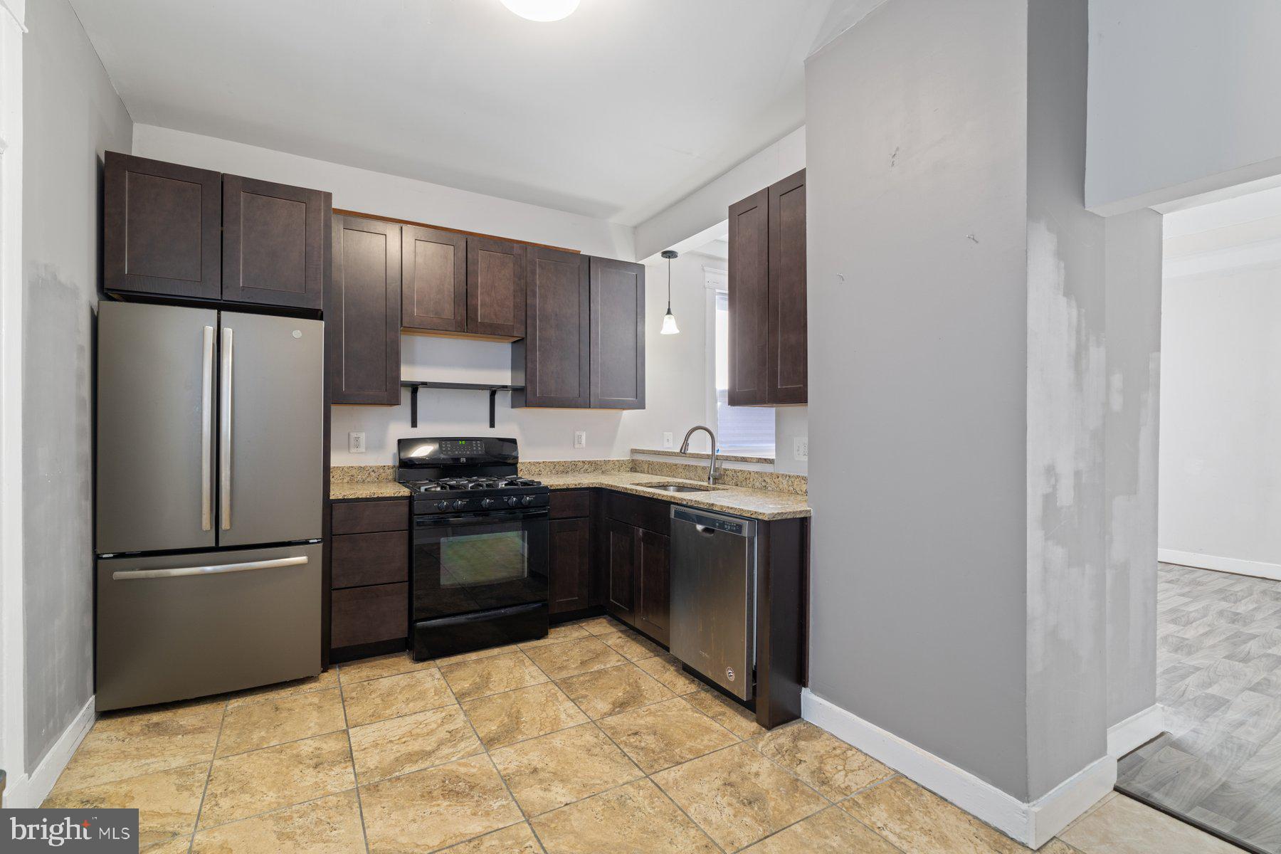 GARWYN OAKS - Residential Income