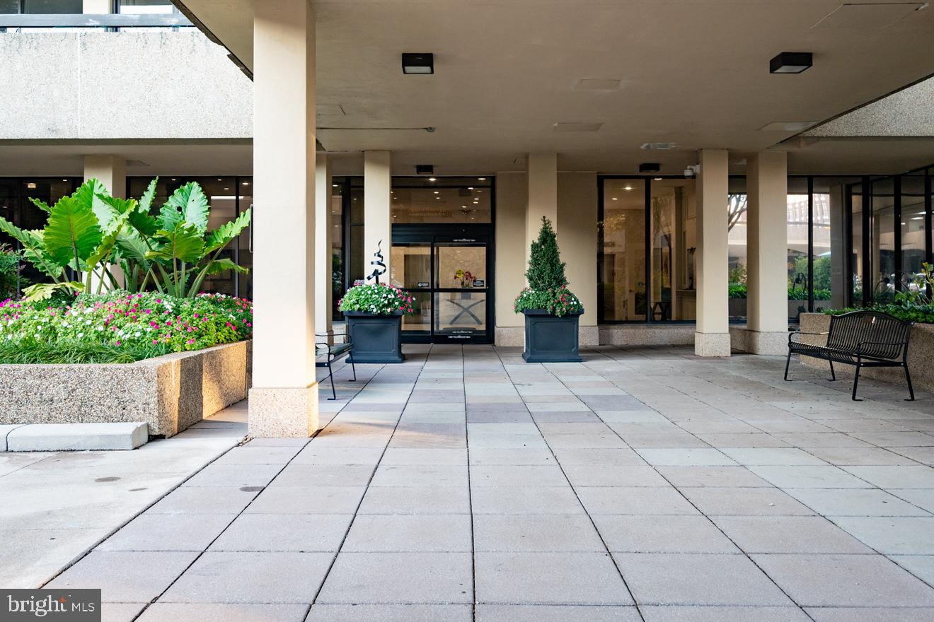 ALEXANDRIA HOUSE - Residential Lease