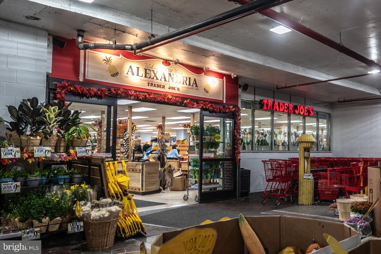 ALEXANDRIA HOUSE - Residential Lease