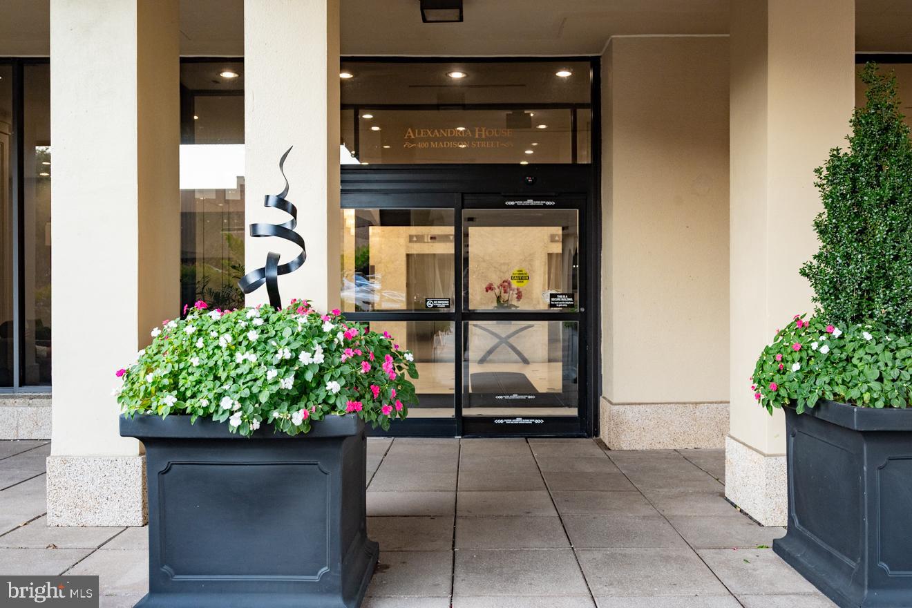 ALEXANDRIA HOUSE - Residential Lease