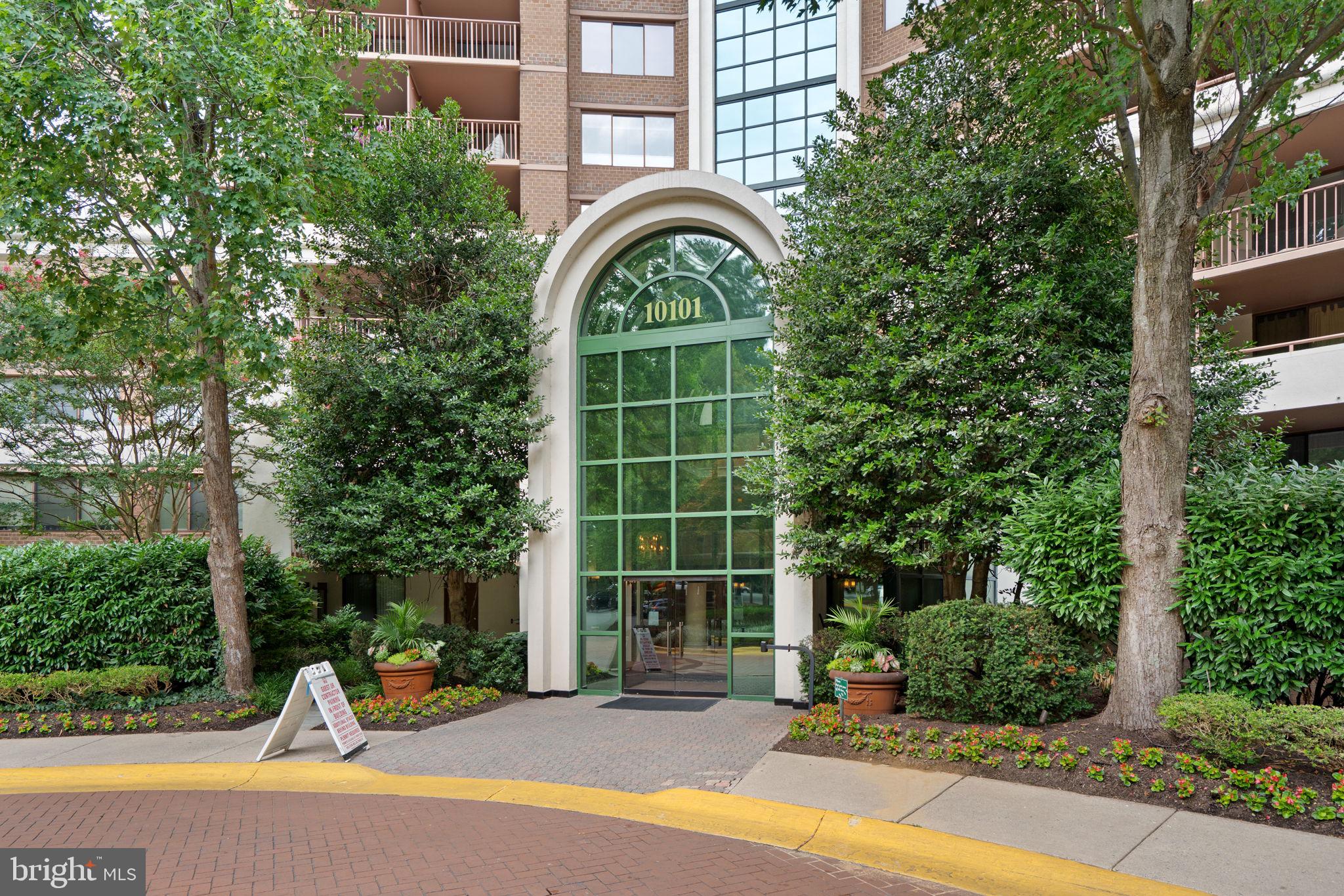 10101 GROSVENOR PLACE 2013