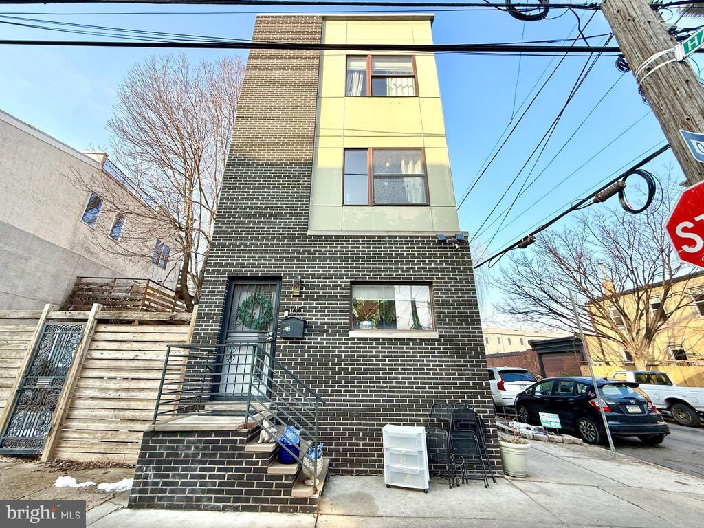 Photo of 165 W Thompson Street, PHILADELPHIA, PA 19122 (MLS # PAPH2590826)