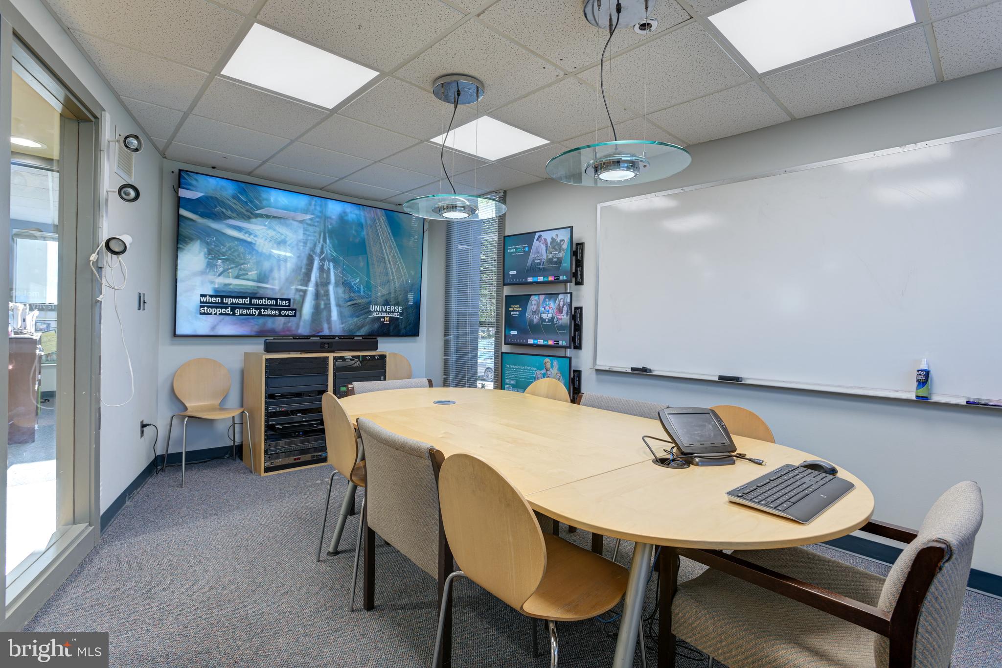 ANNESLIE - Commercial Sale