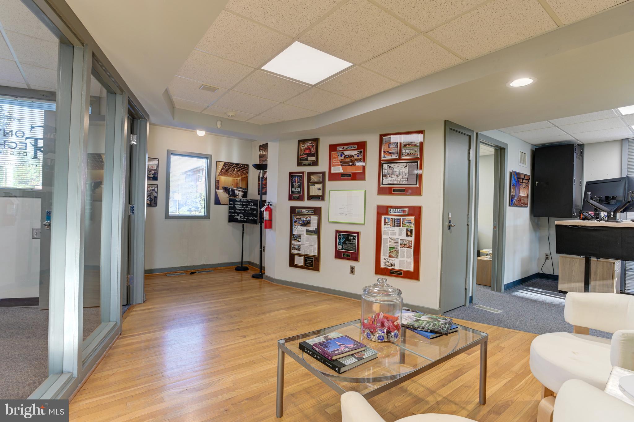 ANNESLIE - Commercial Sale