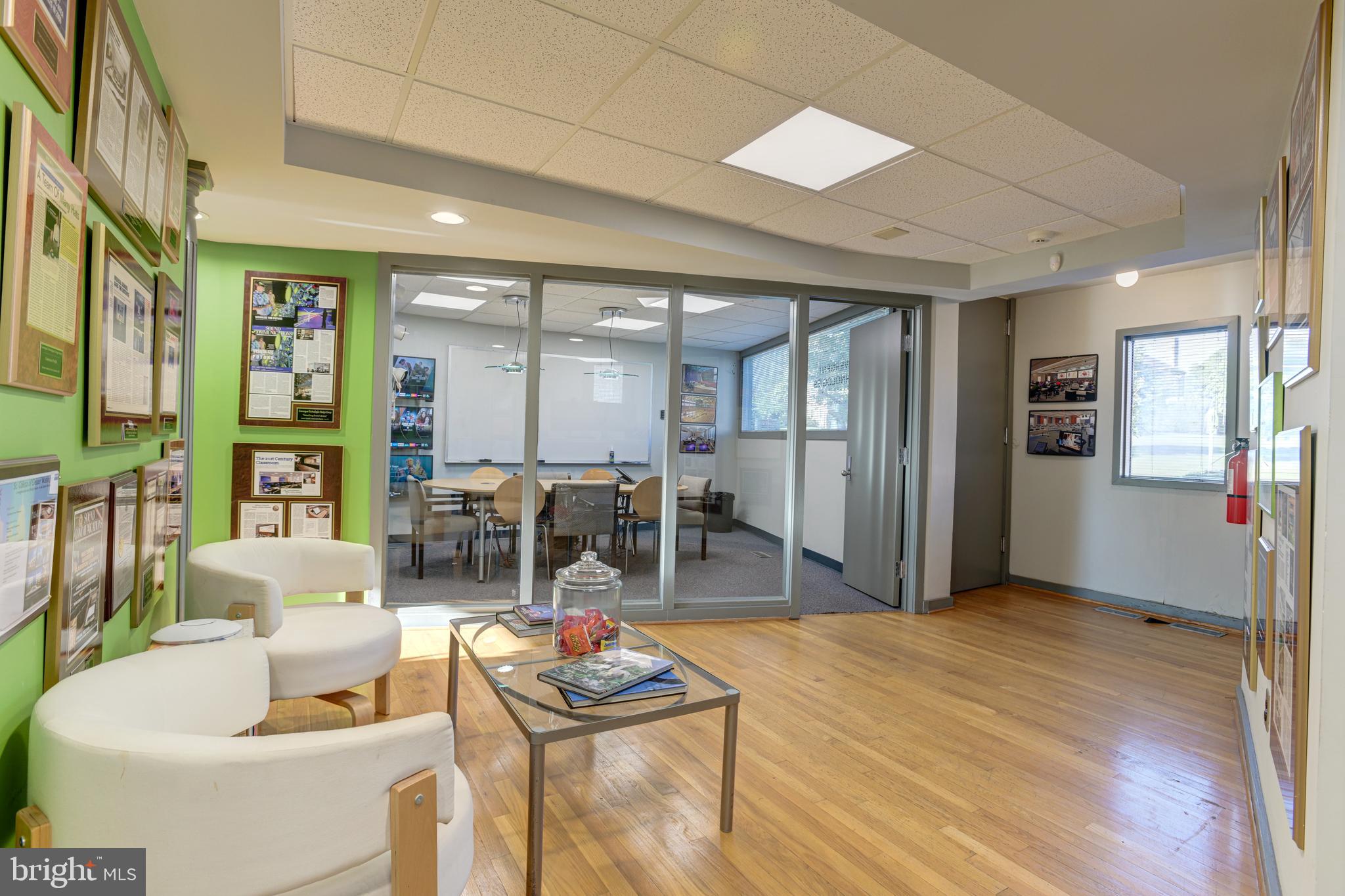 ANNESLIE - Commercial Sale