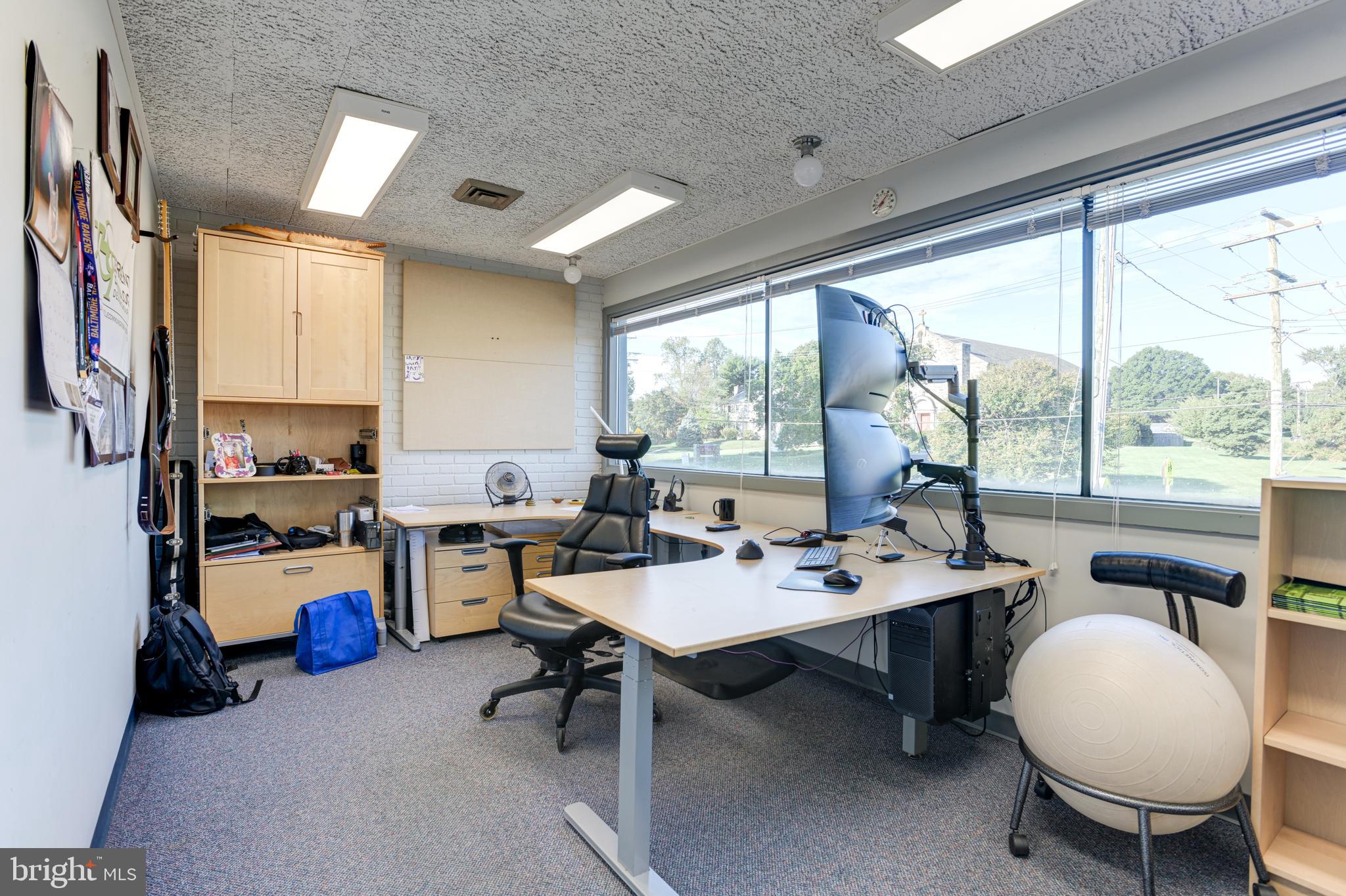 ANNESLIE - Commercial Sale