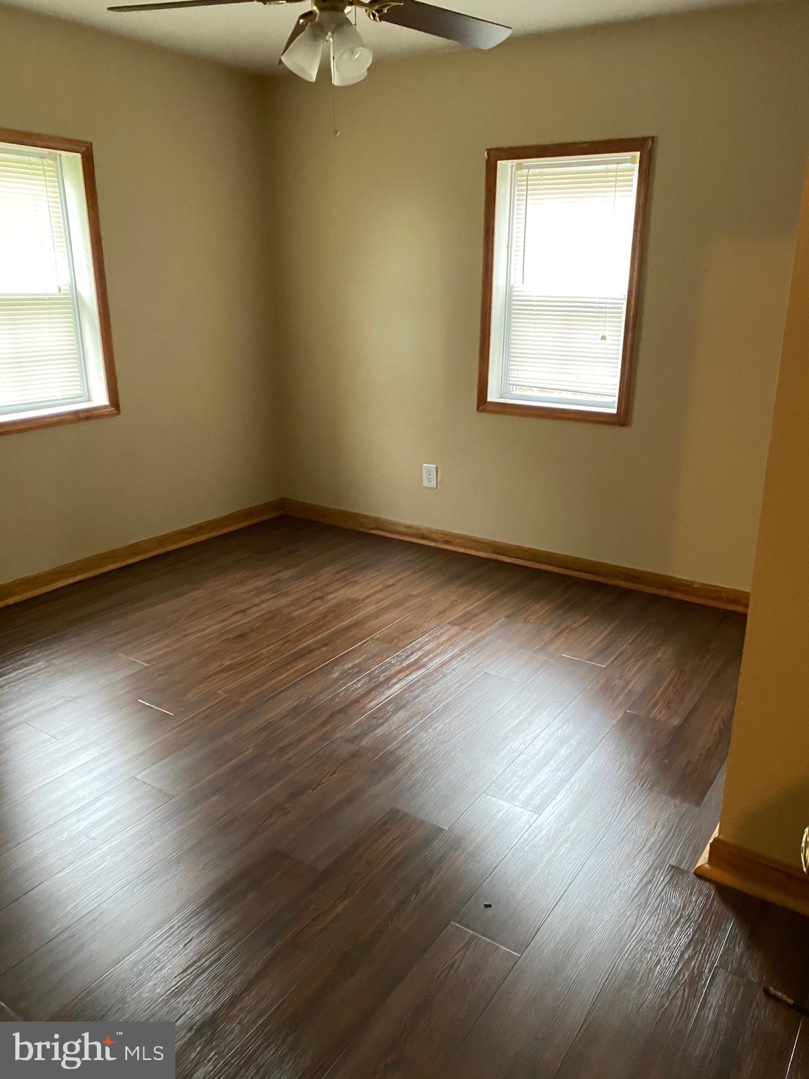 PARK SQUARE - IND HEAD - Residential Lease