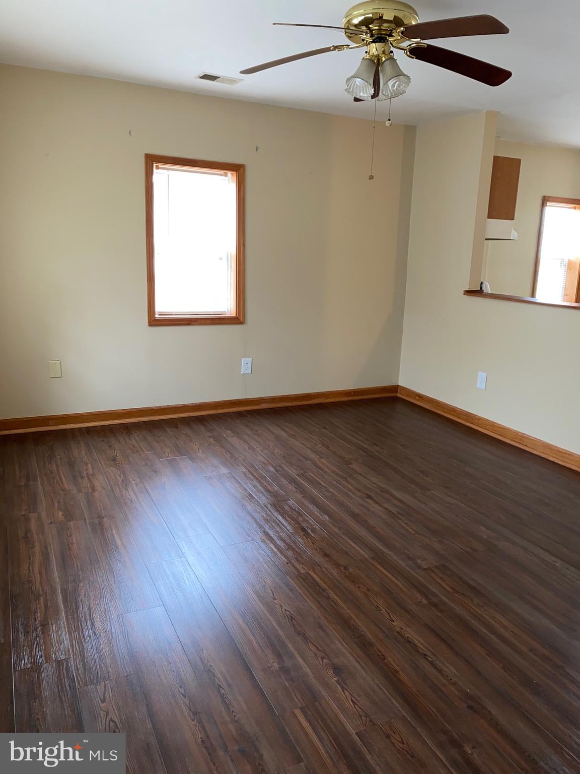 PARK SQUARE - IND HEAD - Residential Lease