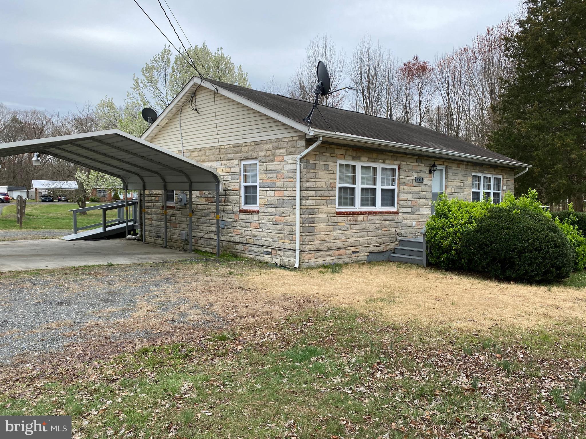 PARK SQUARE - IND HEAD - Residential Lease