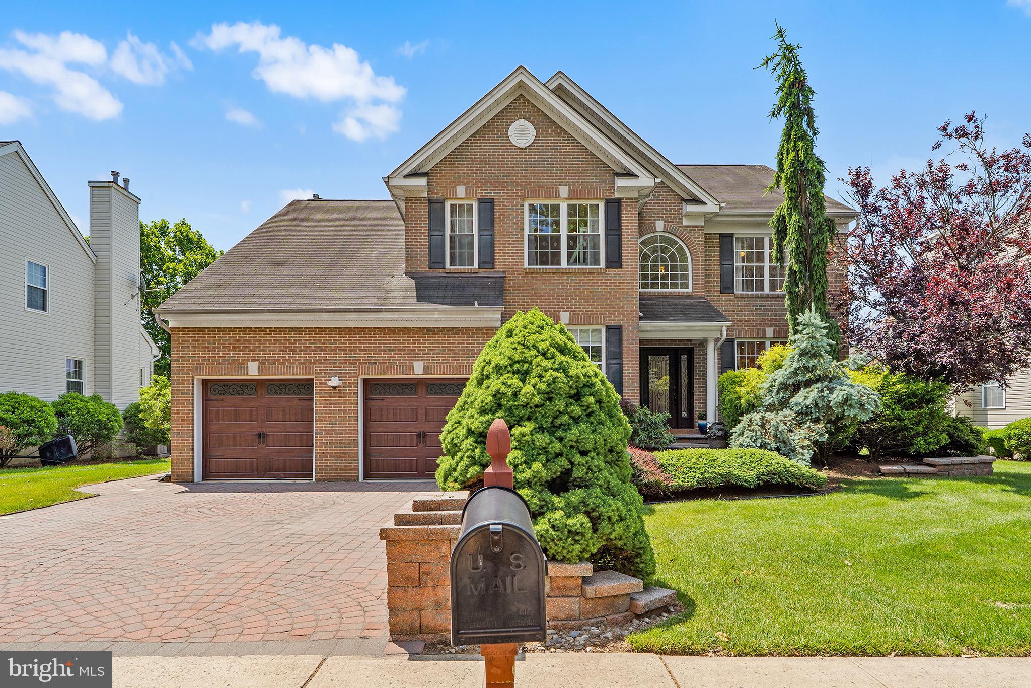 5 WOODFIELD COURT