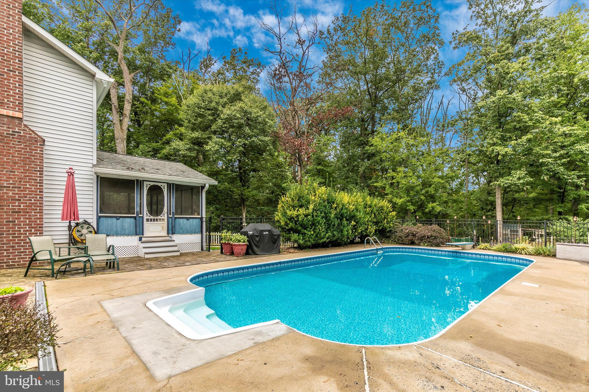 10026 PINE TREE ROAD