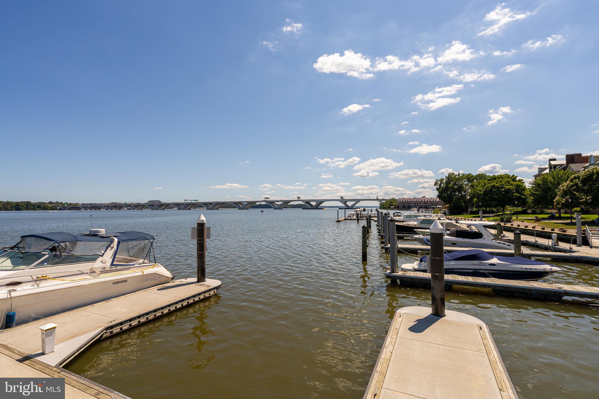 ROBINSON LANDING - Residential