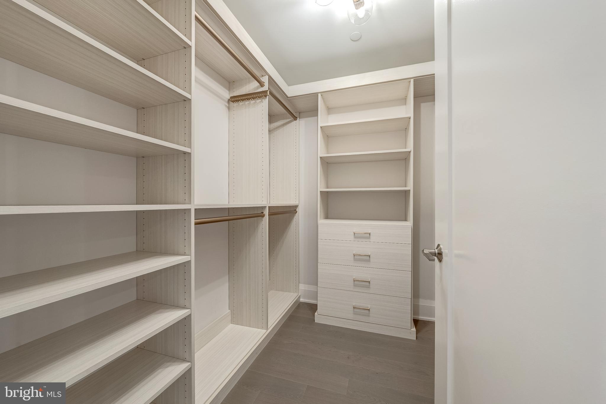 ROBINSON LANDING - Residential