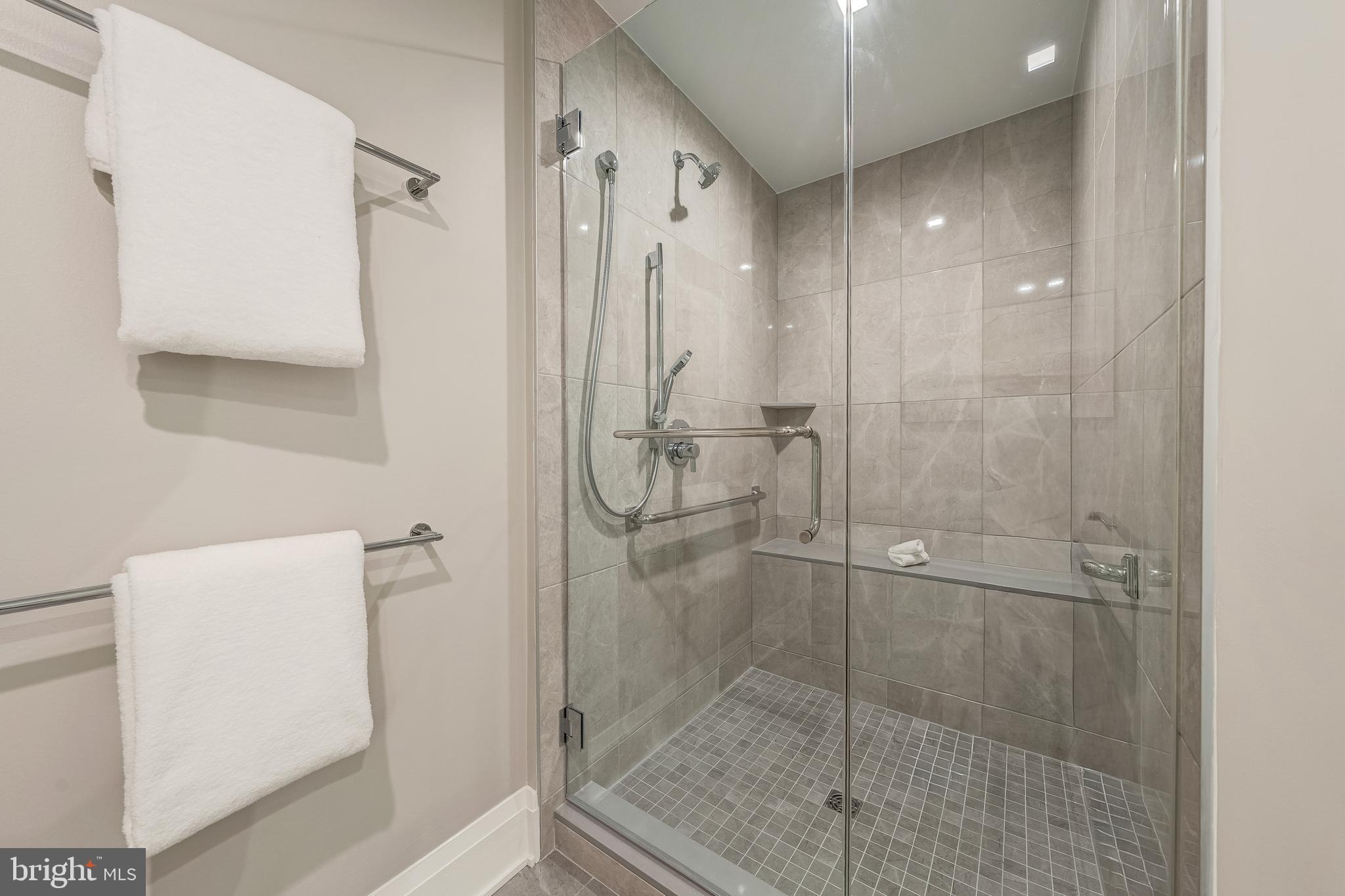 ROBINSON LANDING - Residential