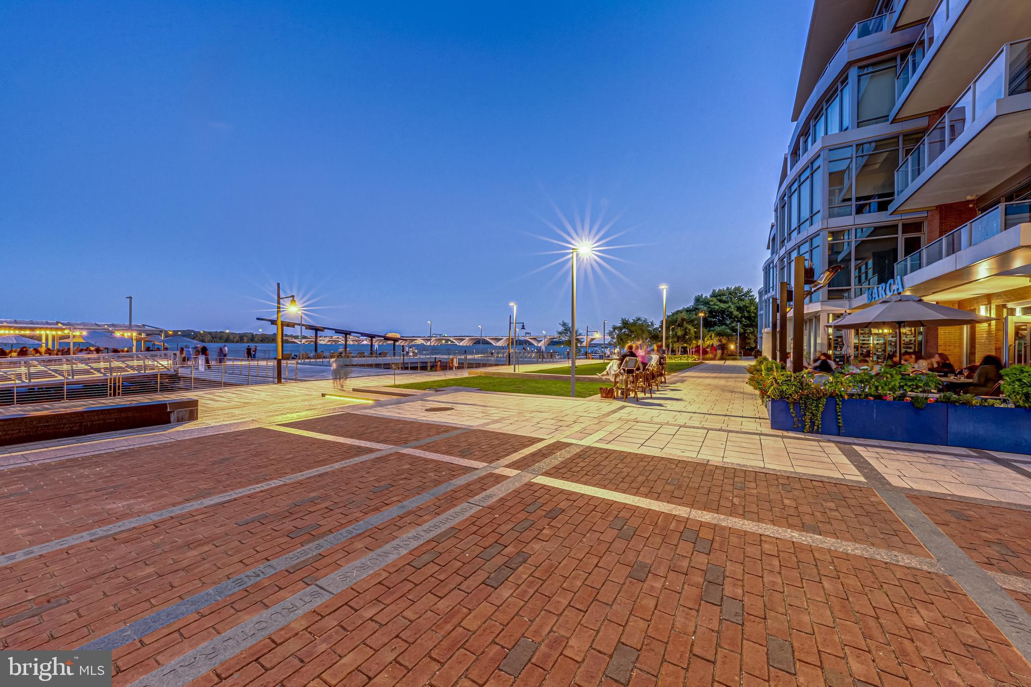 ROBINSON LANDING - Residential