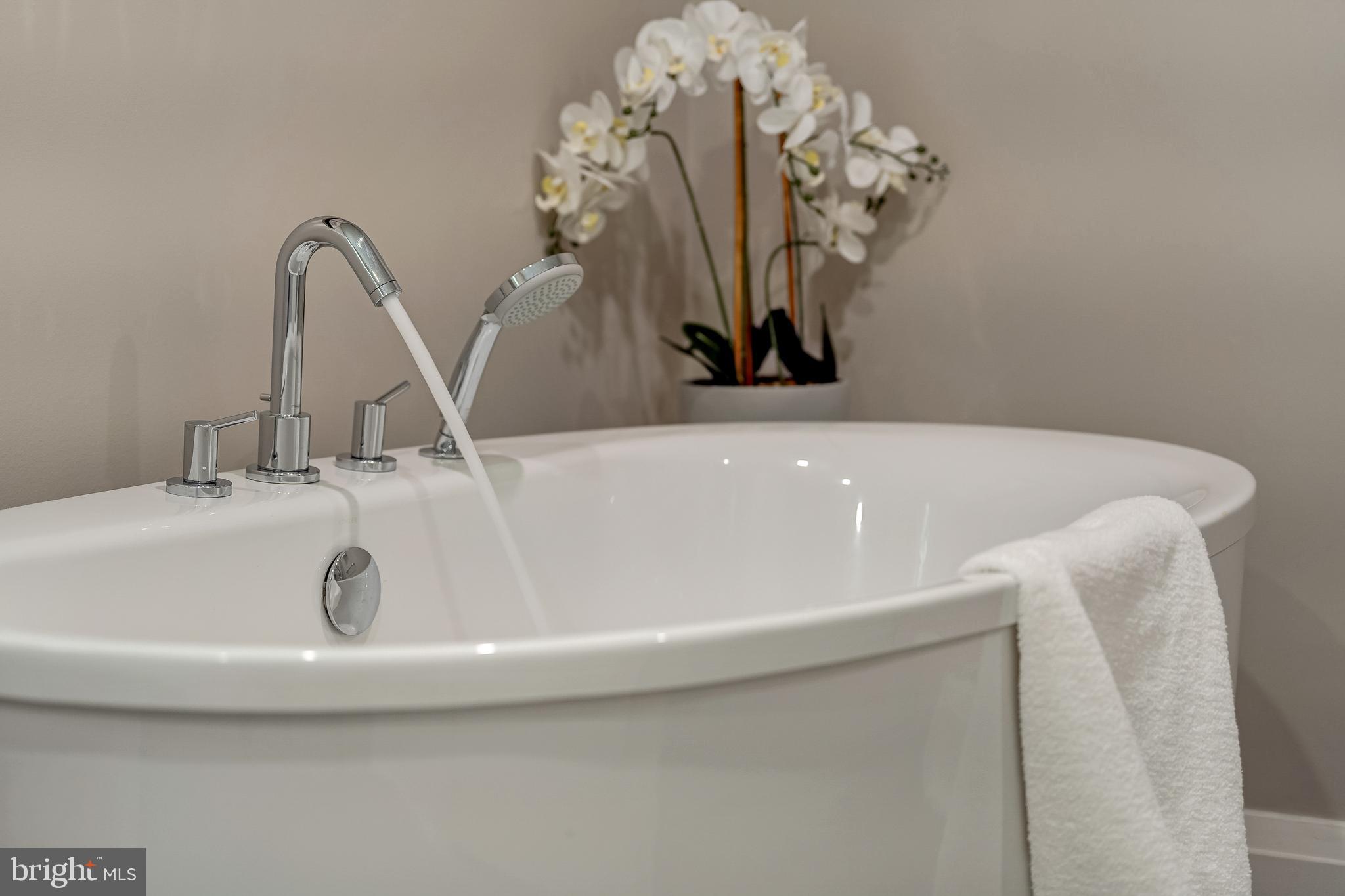 ROBINSON LANDING - Residential