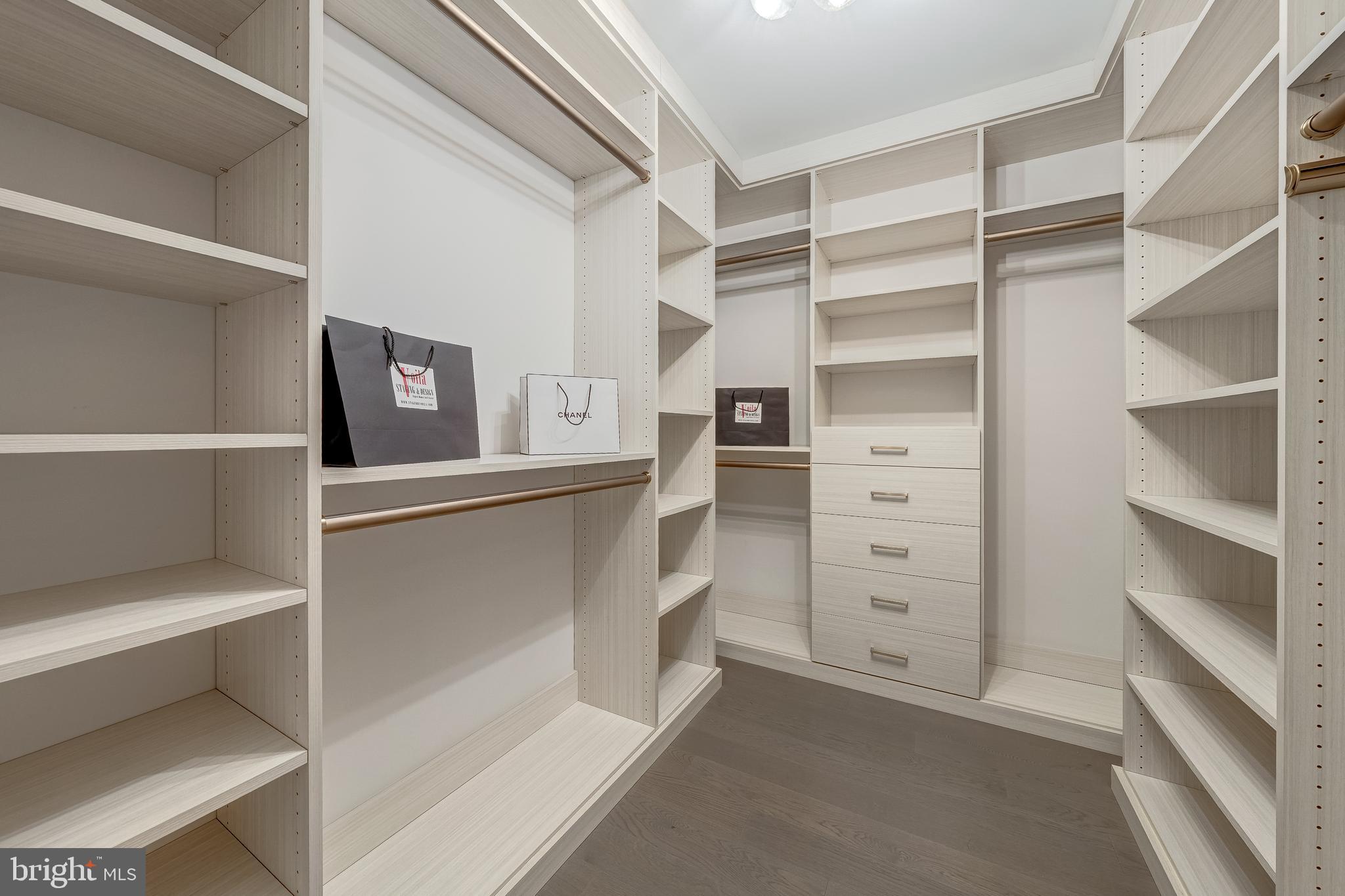 ROBINSON LANDING - Residential