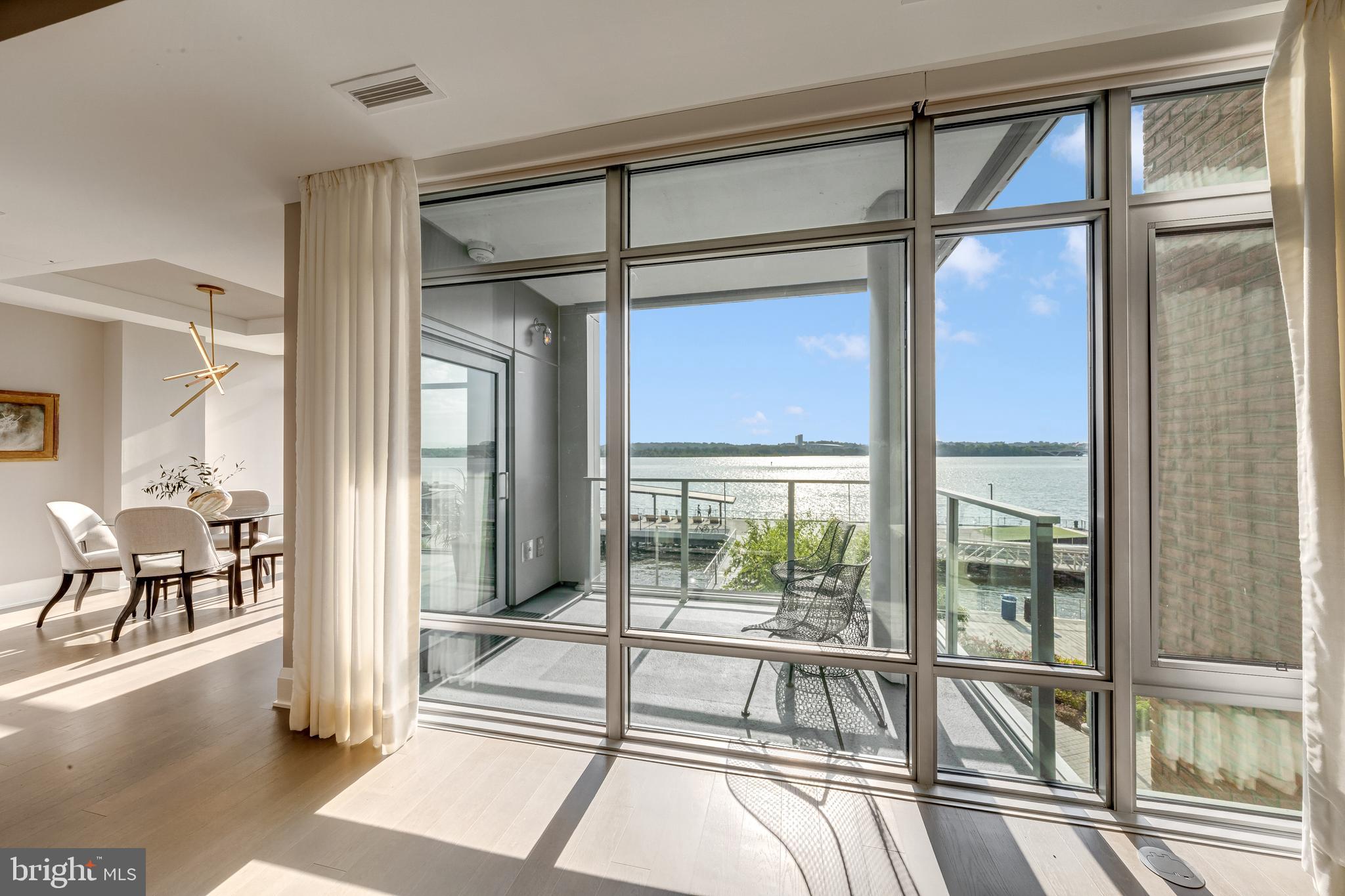 ROBINSON LANDING - Residential