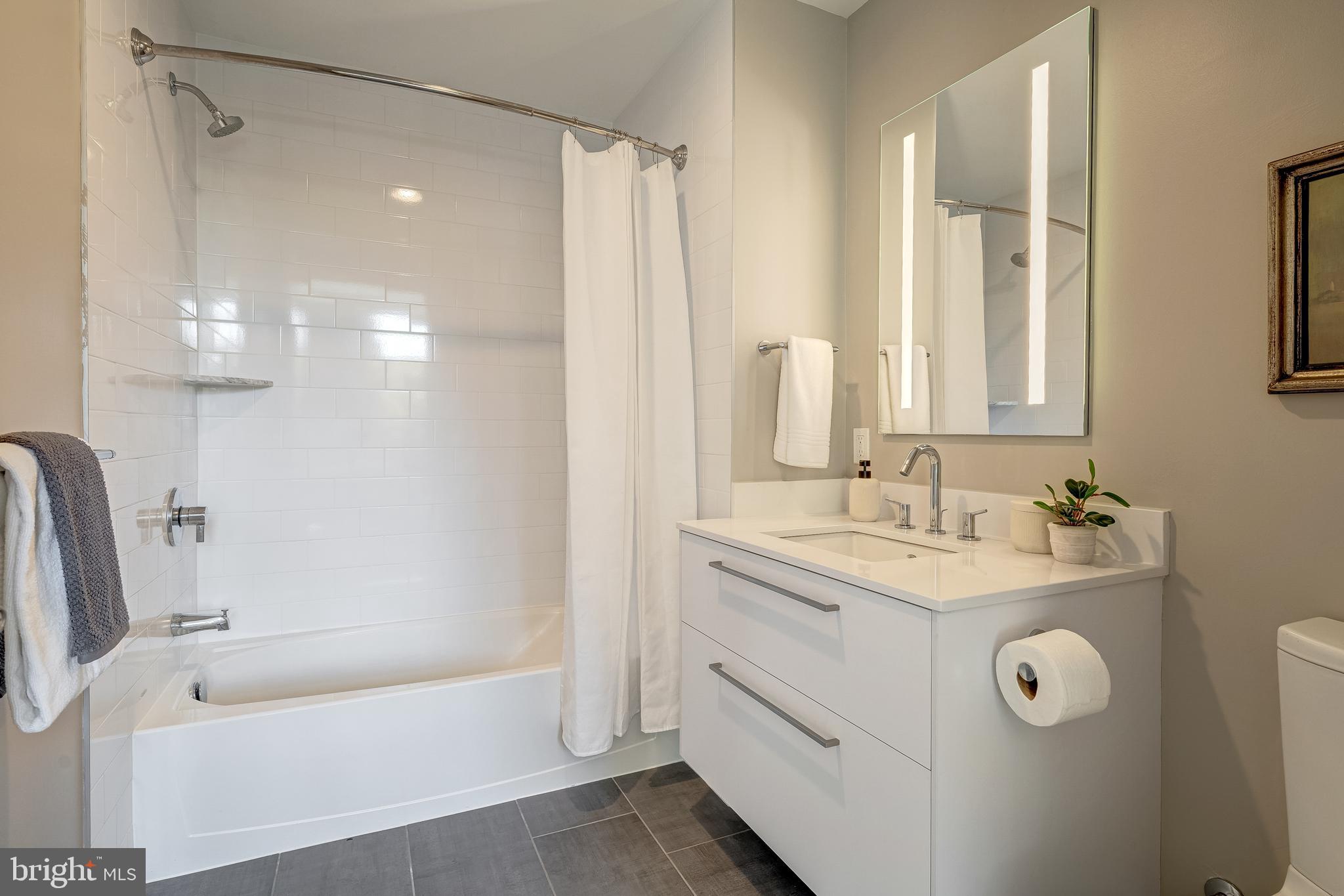 ROBINSON LANDING - Residential