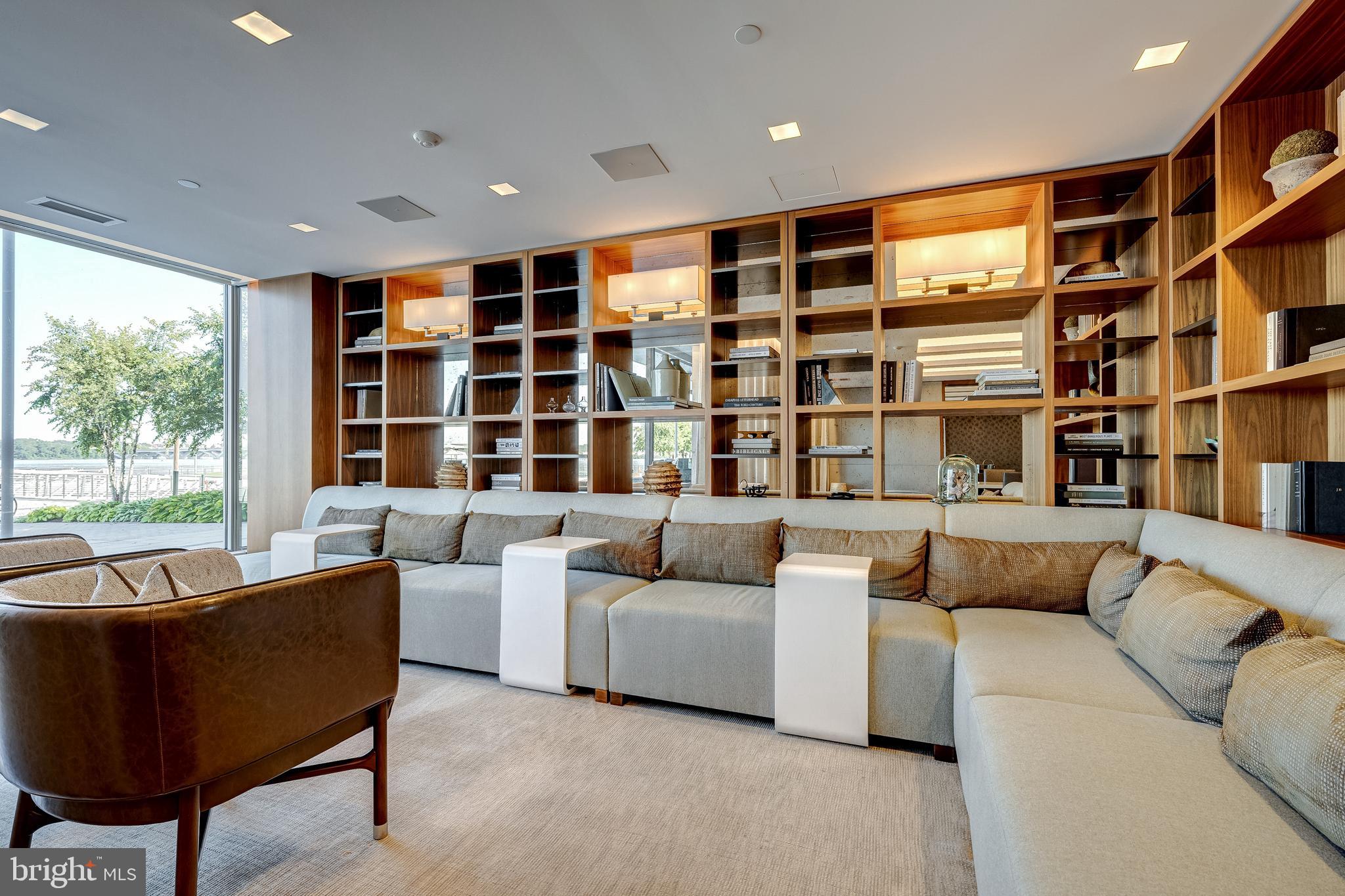 ROBINSON LANDING - Residential