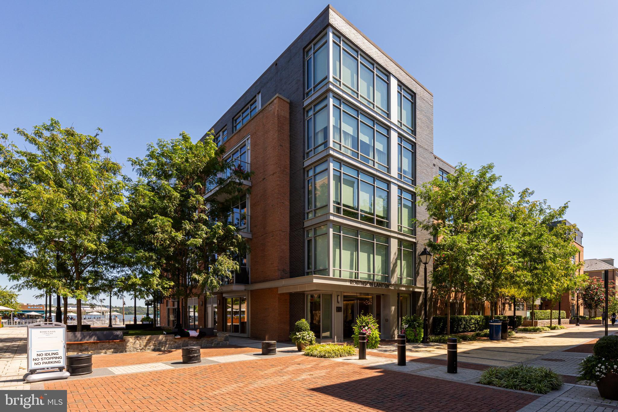 ROBINSON LANDING - Residential