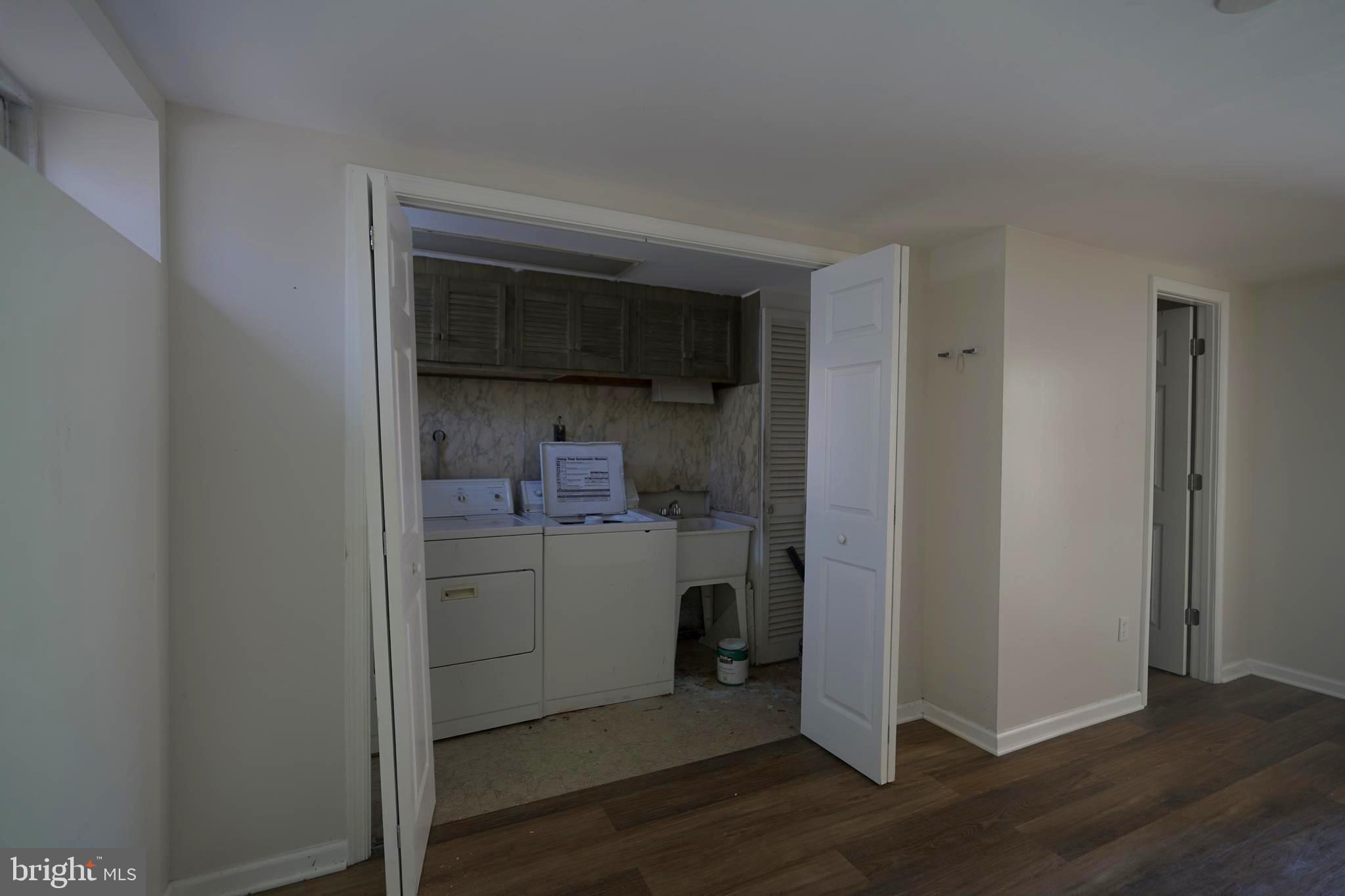 LAUREL - Residential
