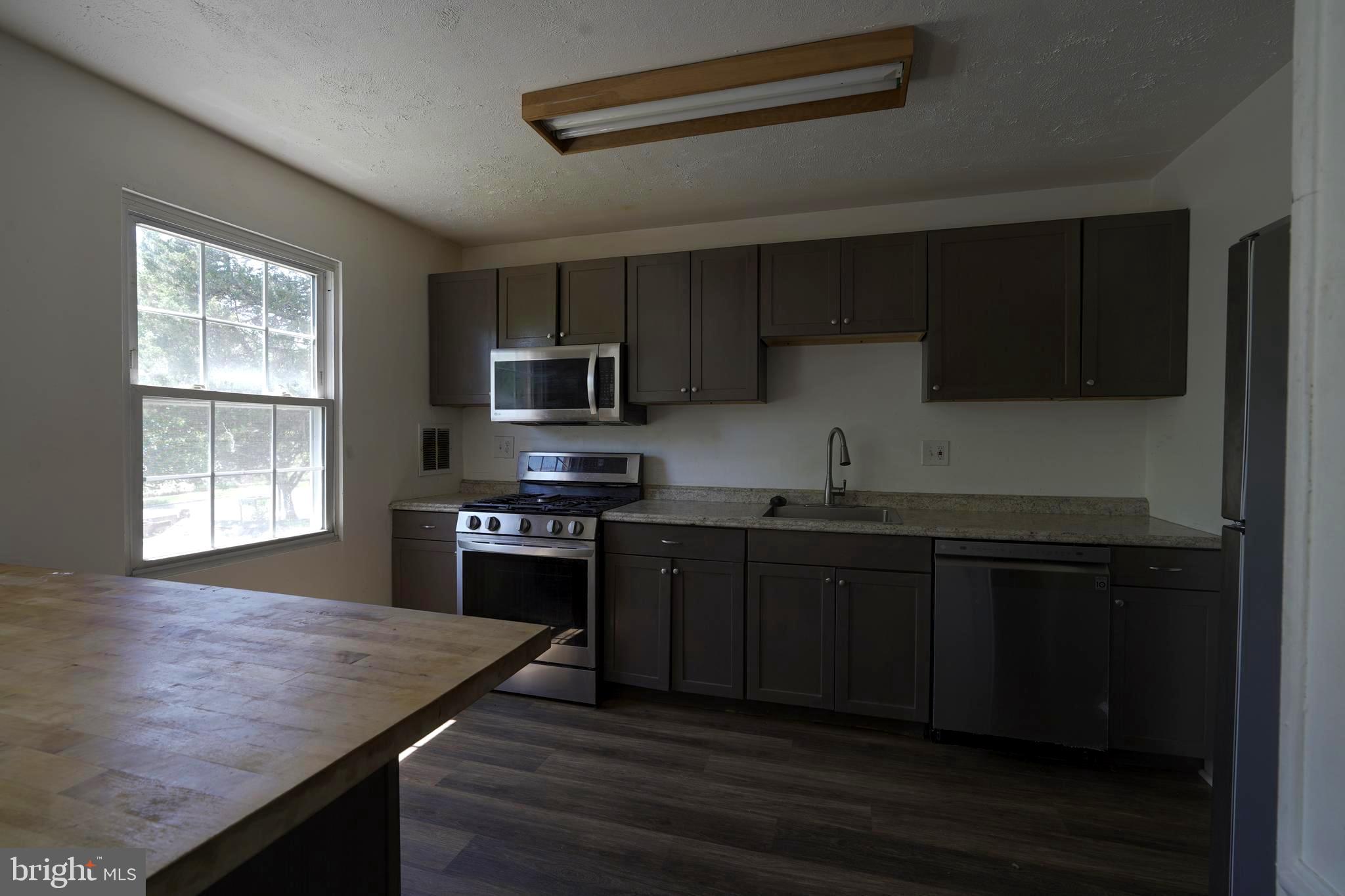 LAUREL - Residential