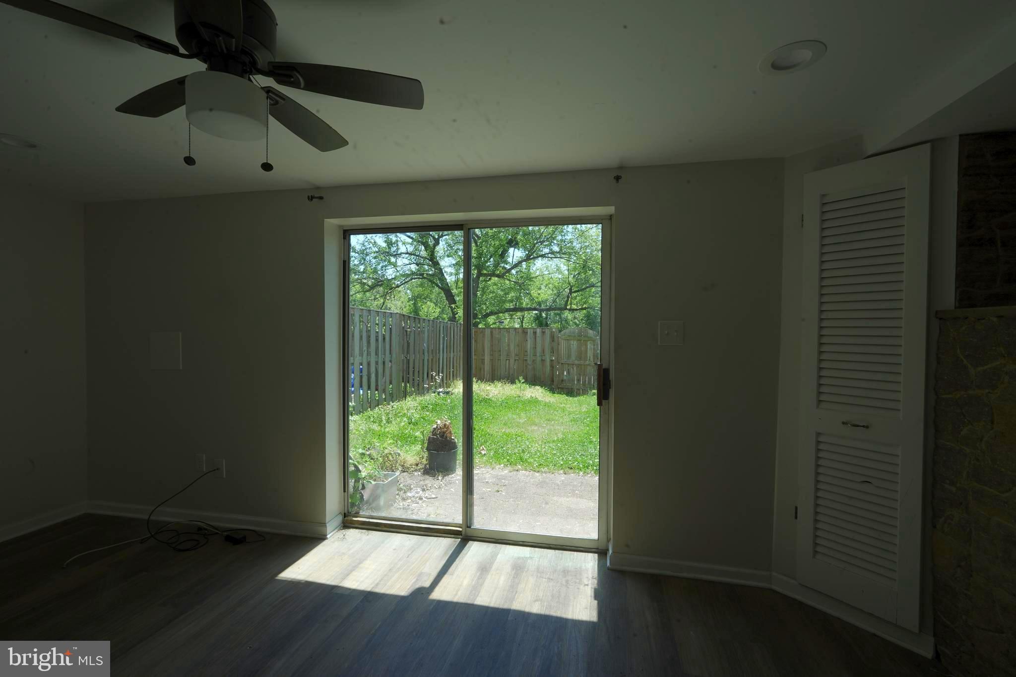 LAUREL - Residential