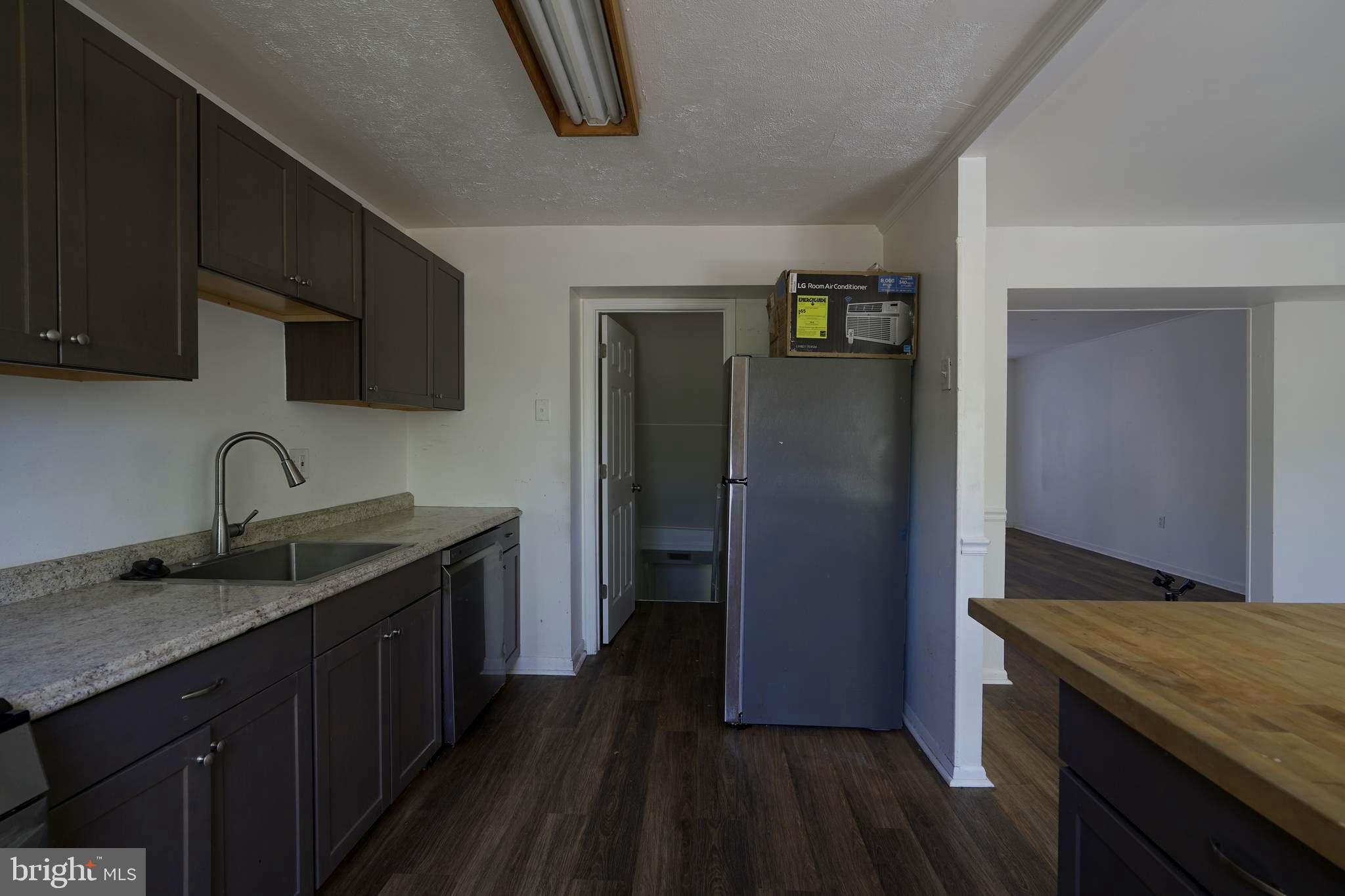 LAUREL - Residential