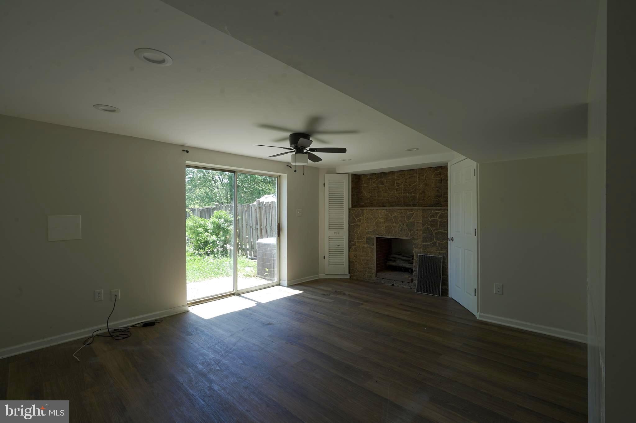 LAUREL - Residential