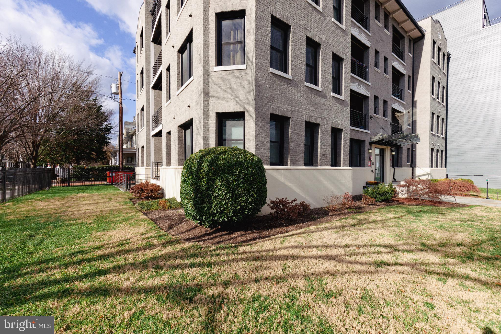 Photo 1 of 16 — 4800 GEORGIA AVENUE NW 104, WASHINGTON, DC 20011