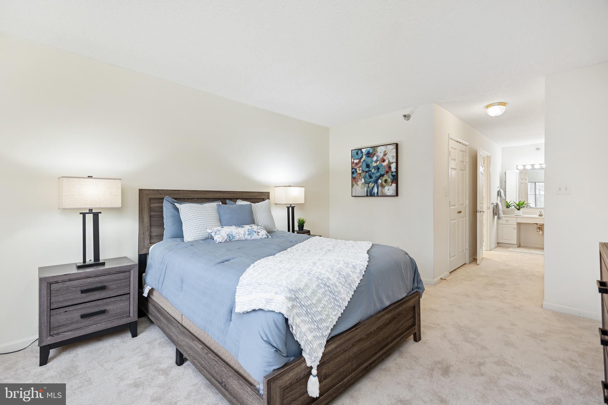 LEISURE WORLD - Residential