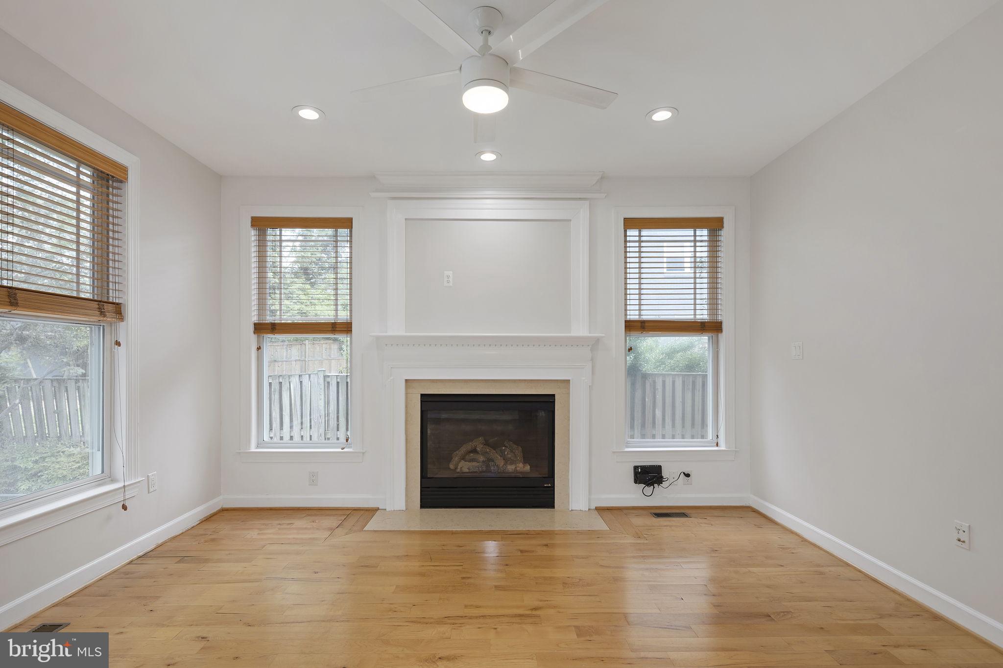 HIGHVIEW PARK - Residential