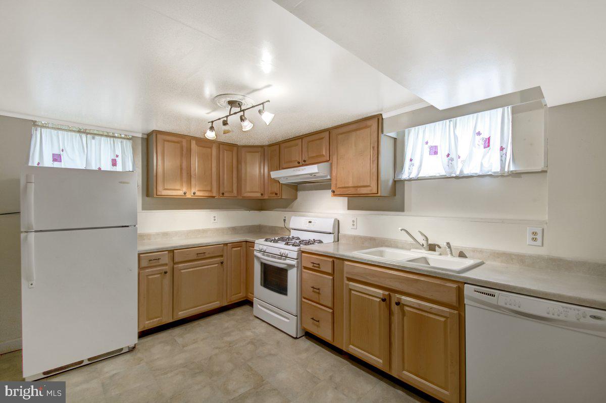 LANDOVER ESTATES - Residential